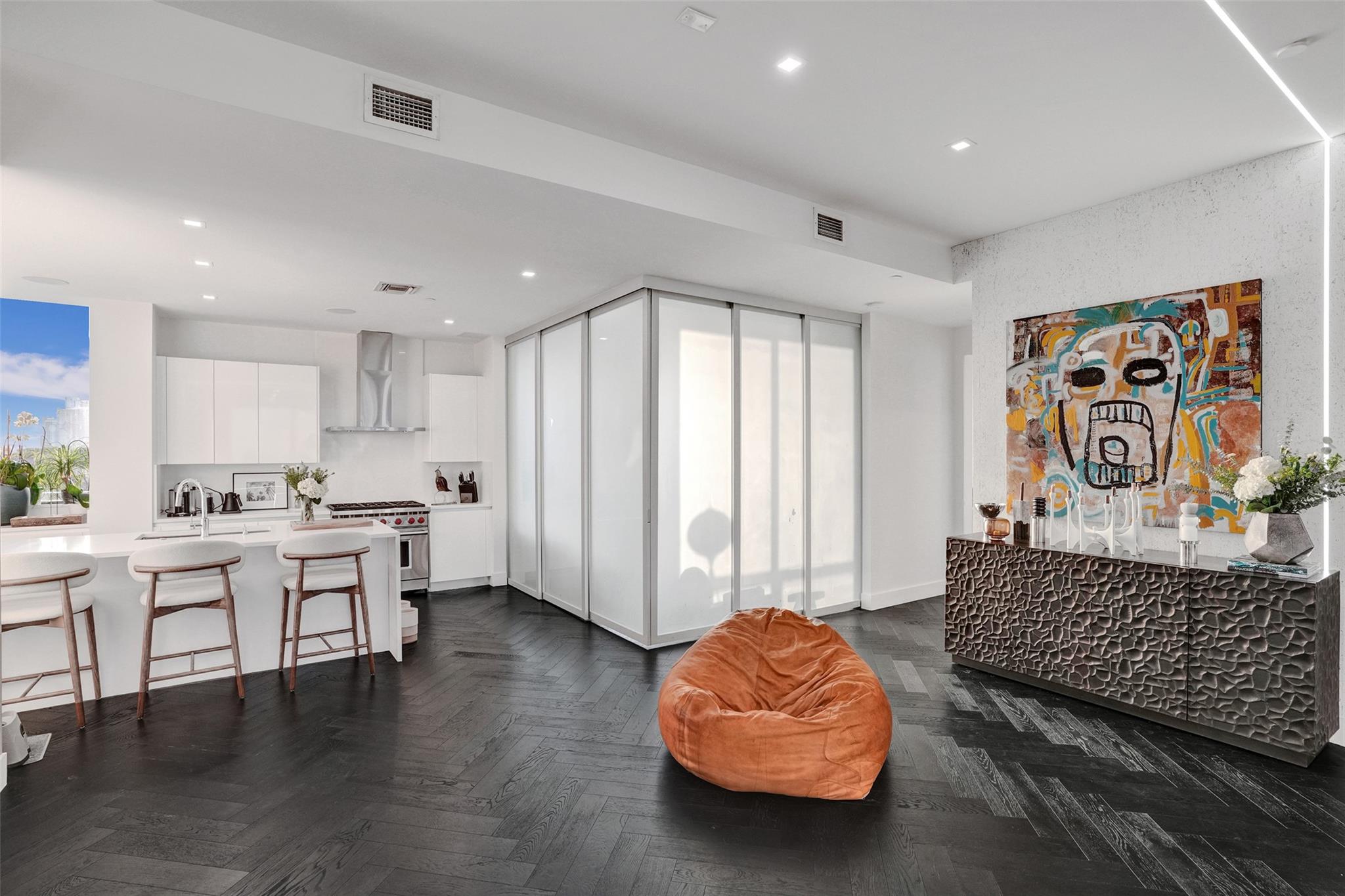 20 Isle Of Venice Dr, Penthouse 2 Property Photo 7