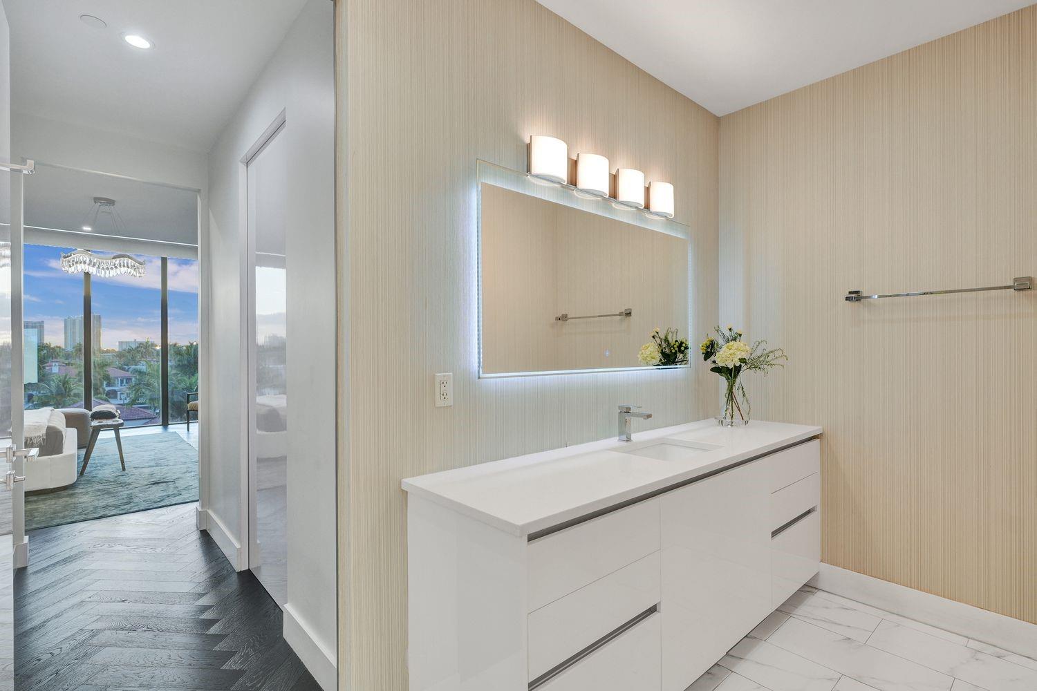 20 Isle Of Venice Dr, Penthouse 2 Property Photo 16