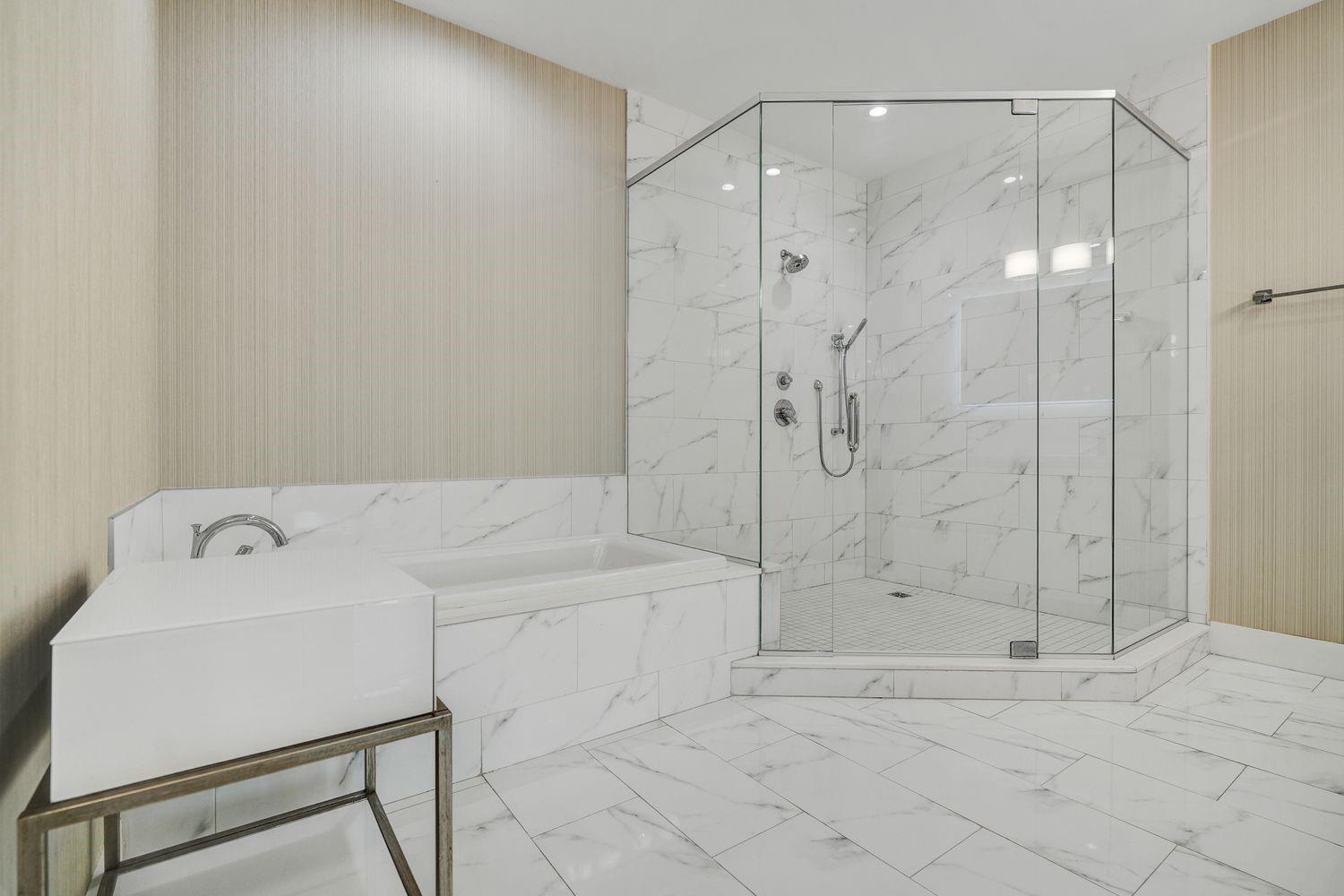 20 Isle Of Venice Dr, Penthouse 2 Property Photo 18