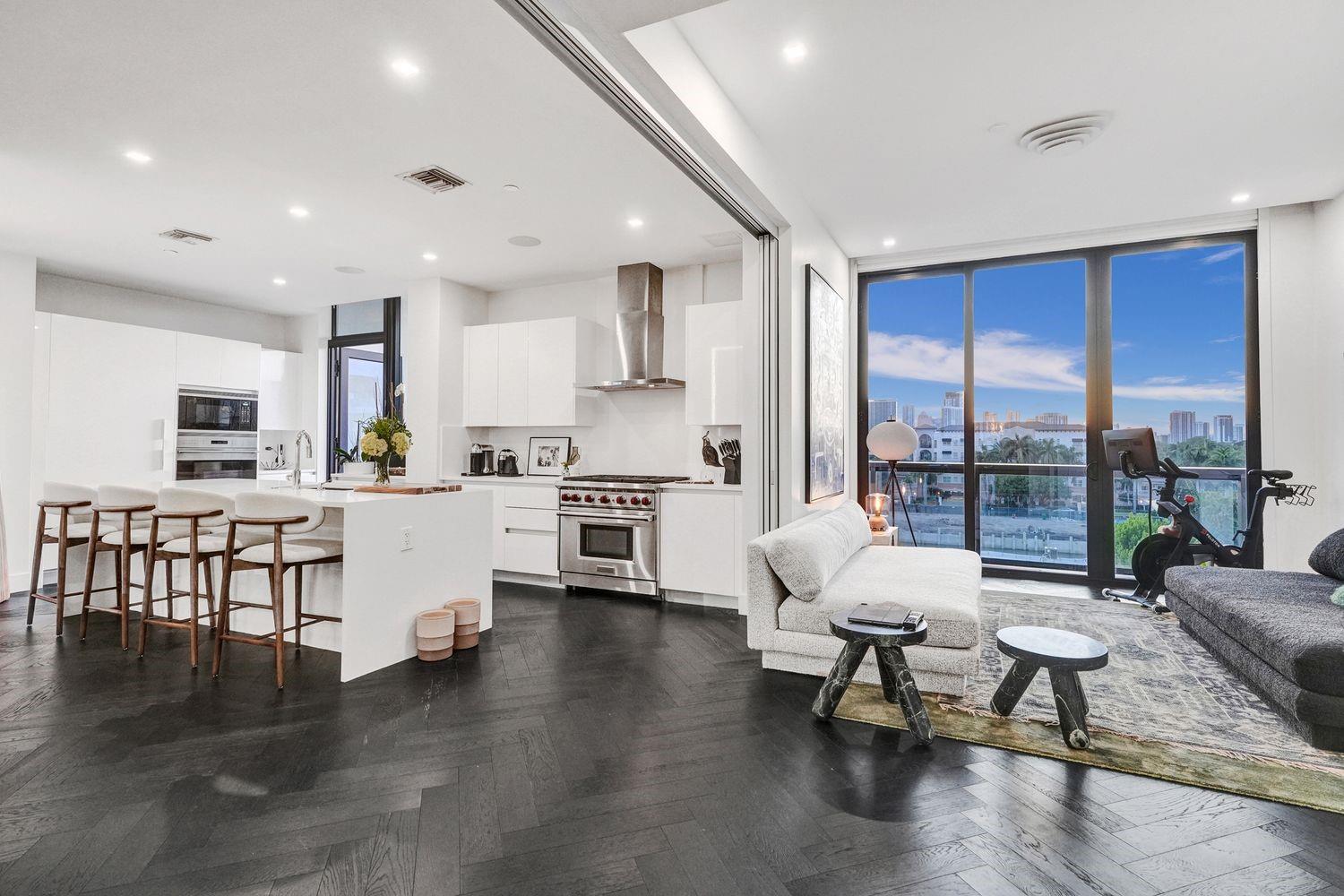 20 Isle Of Venice Dr, Penthouse 2 Property Photo 20