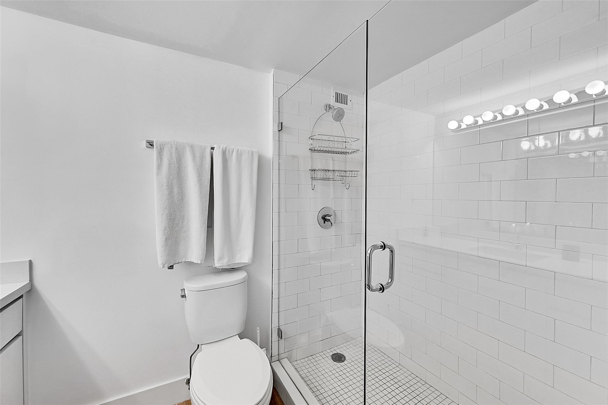 2301 Collins Ave 838 Property Photo 13