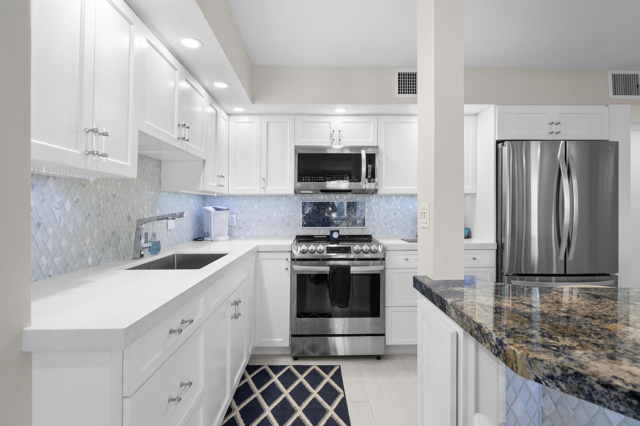 1 Las Olas Cir 1015 Property Photo 6