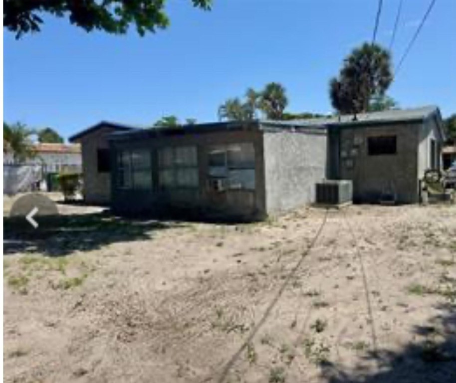 890 Nw 33rd Way Property Photo 4