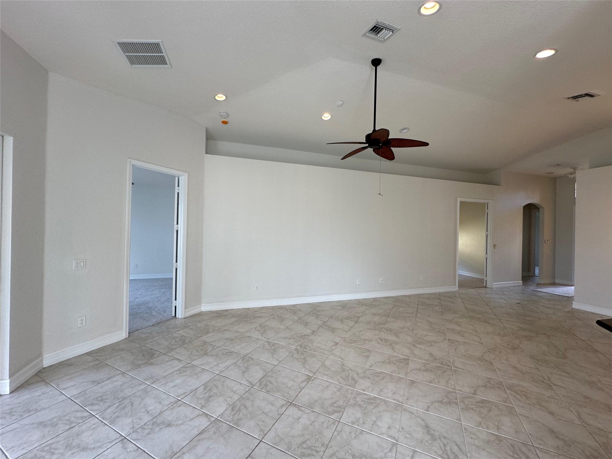 6204 Thames Place Property Photo 4