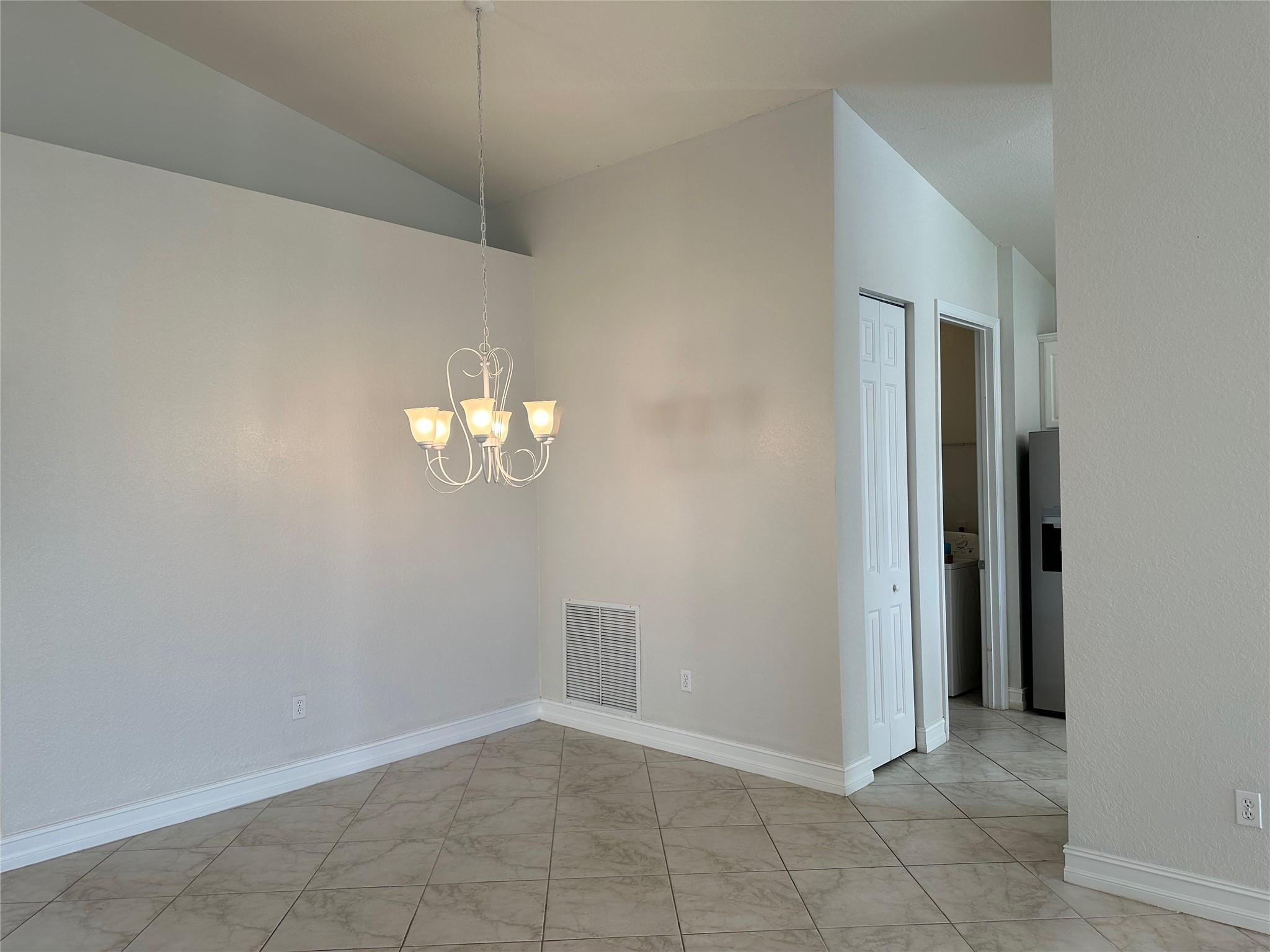 6204 Thames Place Property Photo 5
