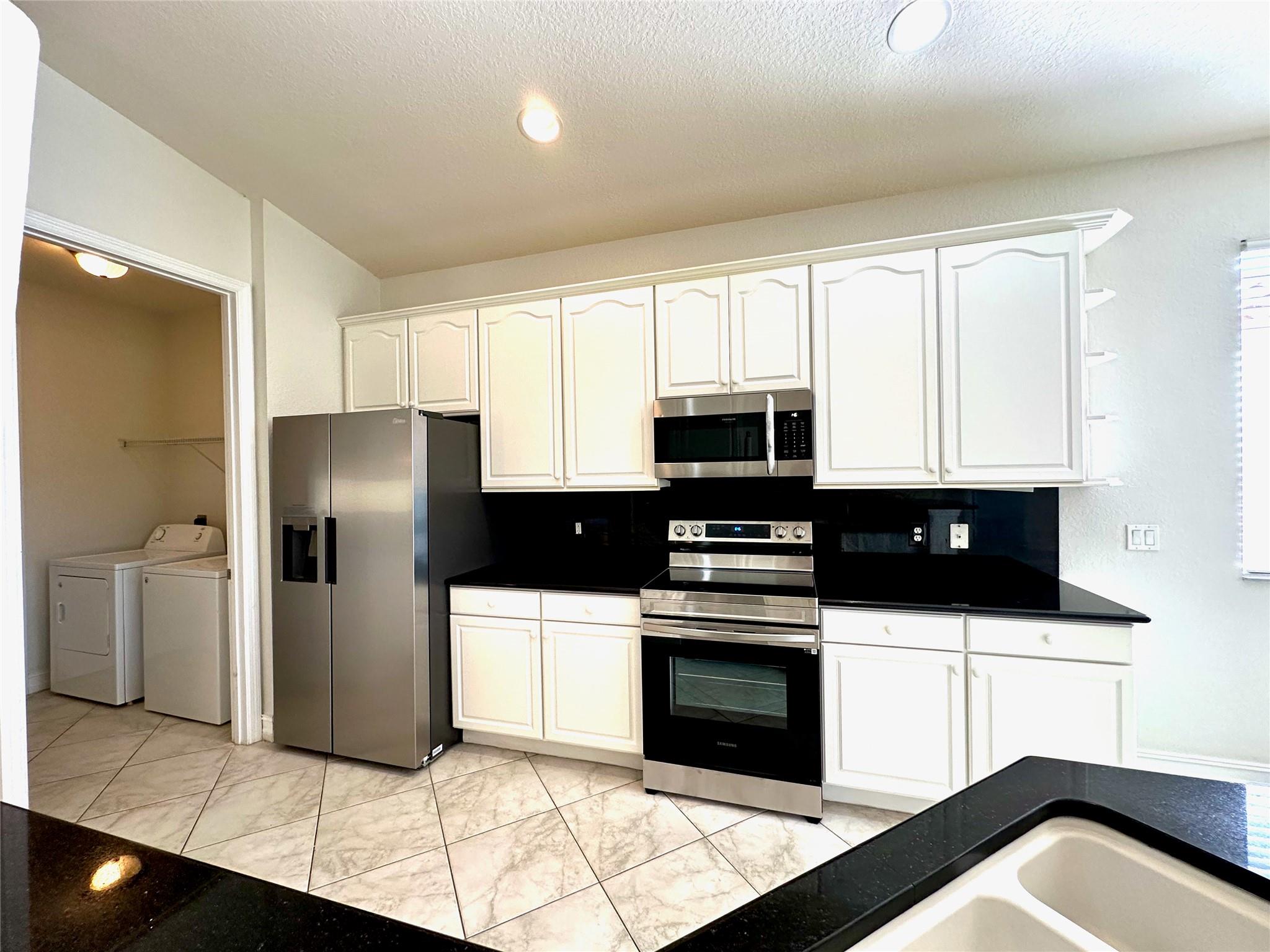6204 Thames Place Property Photo 7