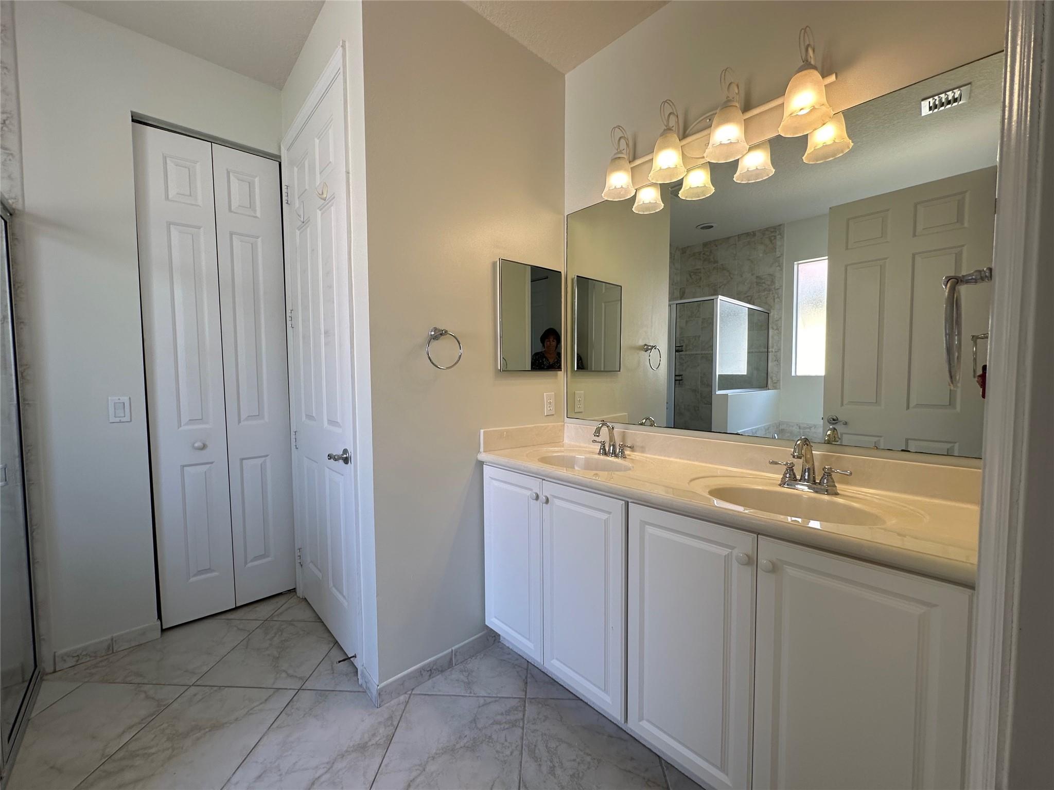 6204 Thames Place Property Photo 13