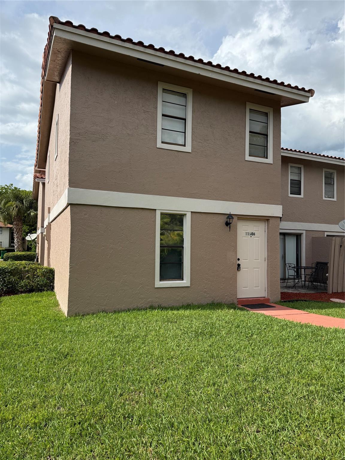 F10507342 Property Photo 1