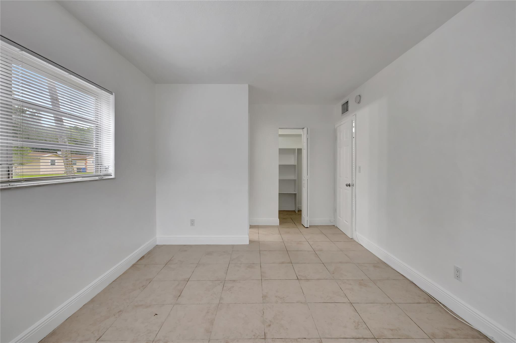 1916 Sw 11th St 30 Property Photo 9
