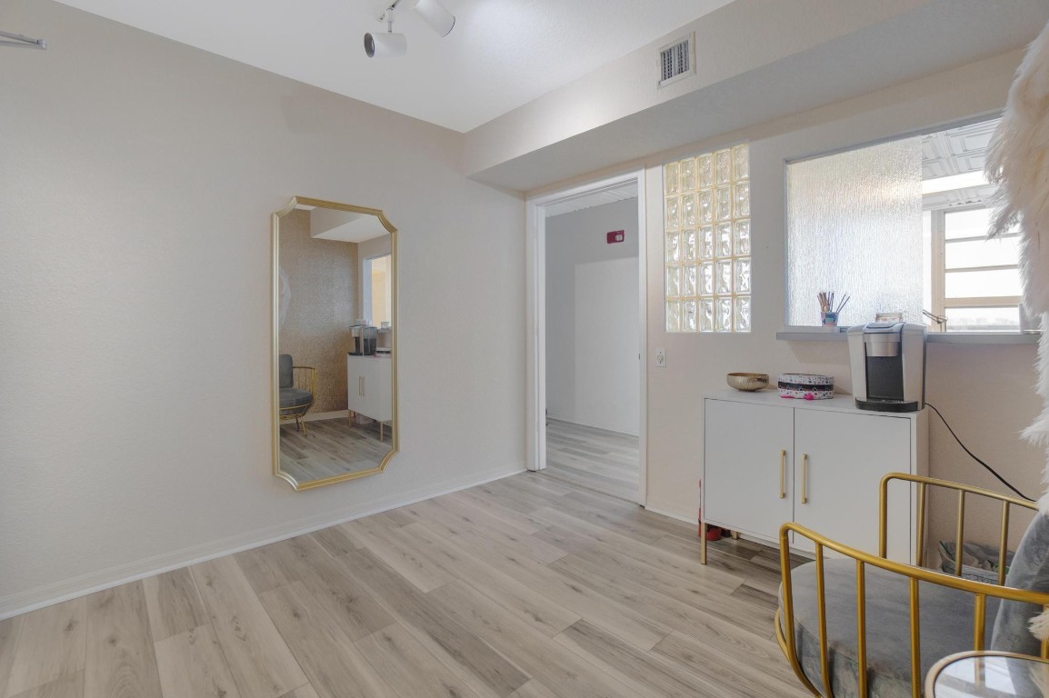 1720 E Harrison Street 18-a Property Photo 8