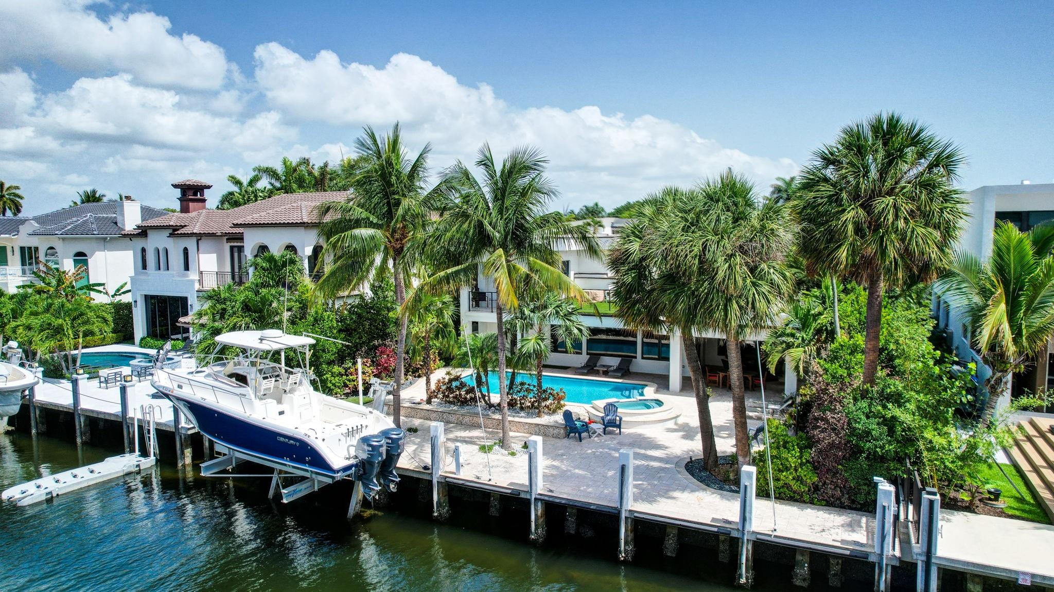 2632 Sea Island Dr Property Photo 2