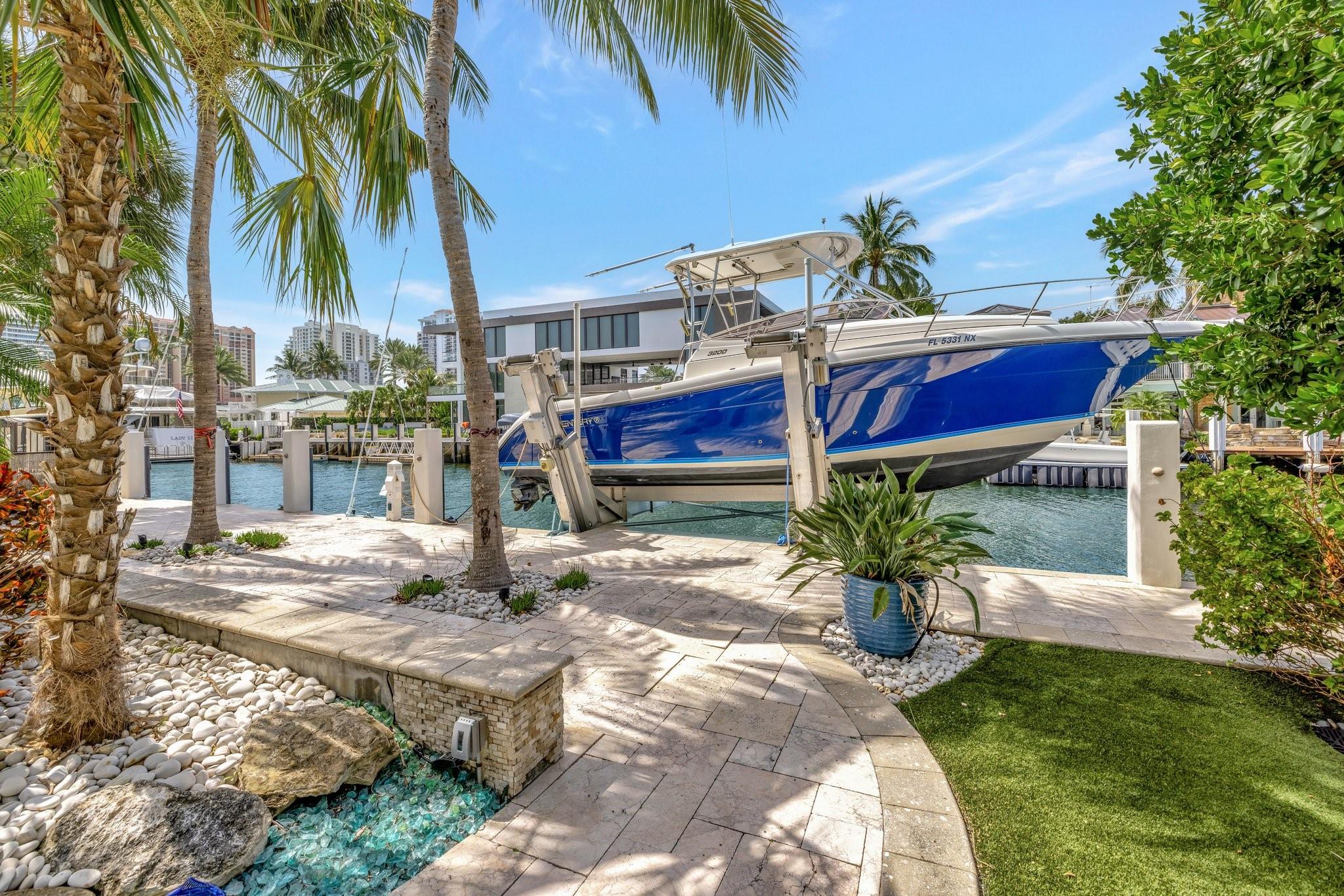 2632 Sea Island Dr Property Photo 4