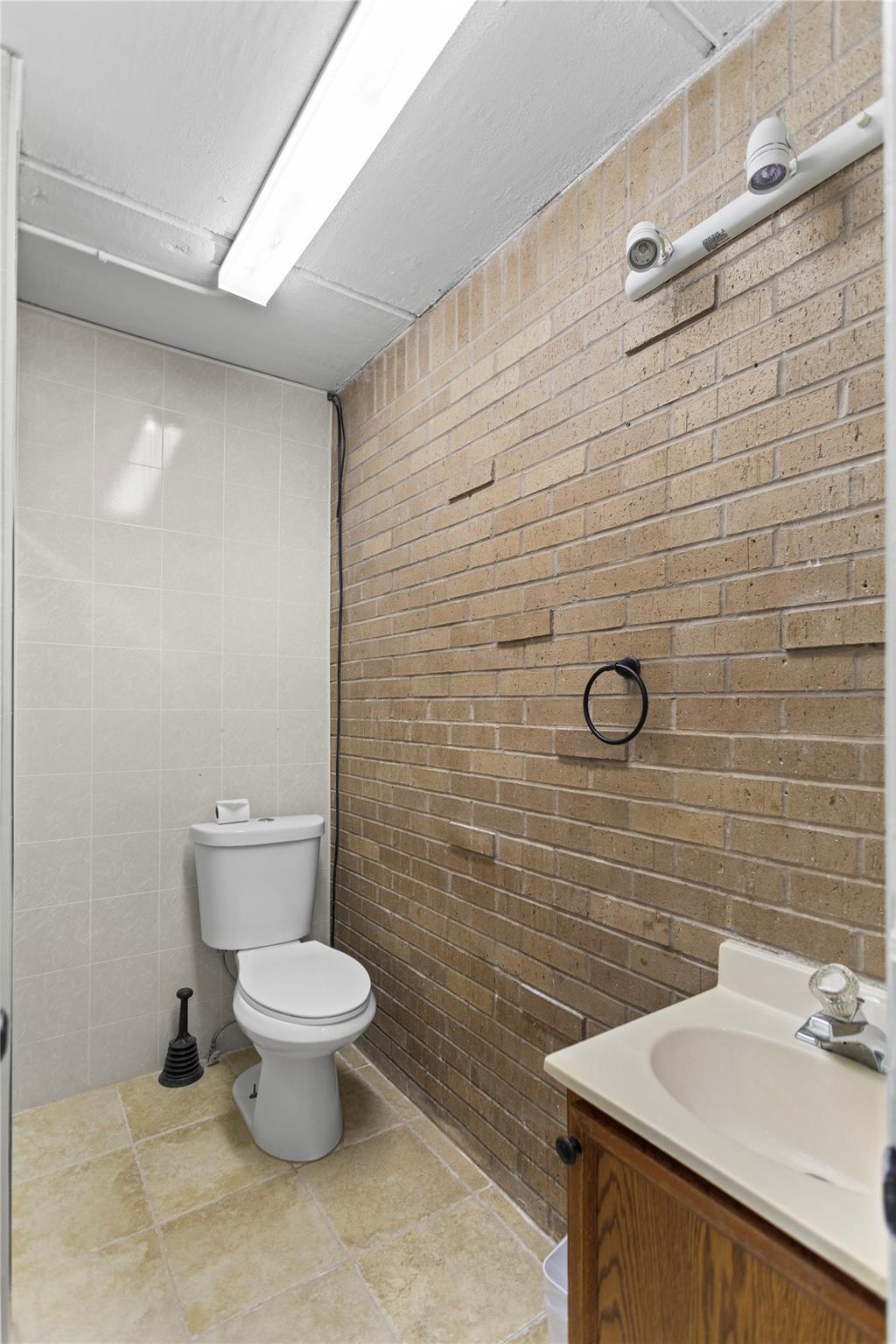 1771 Blount Road 208 Property Photo 25