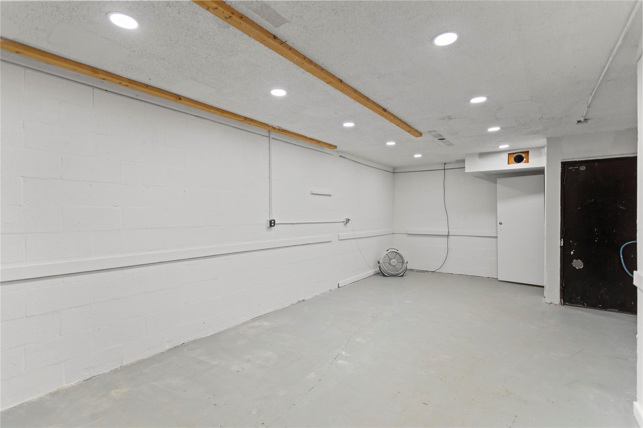 1771 Blount Road 208 Property Photo 31