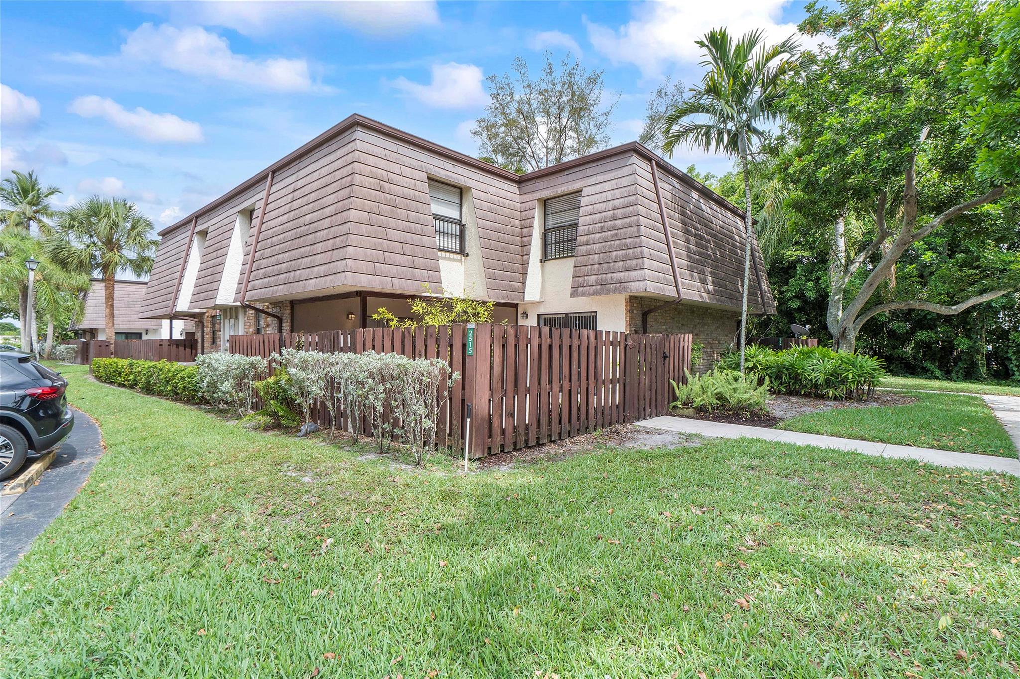 2515 NW 99th Ave Property Photo 1