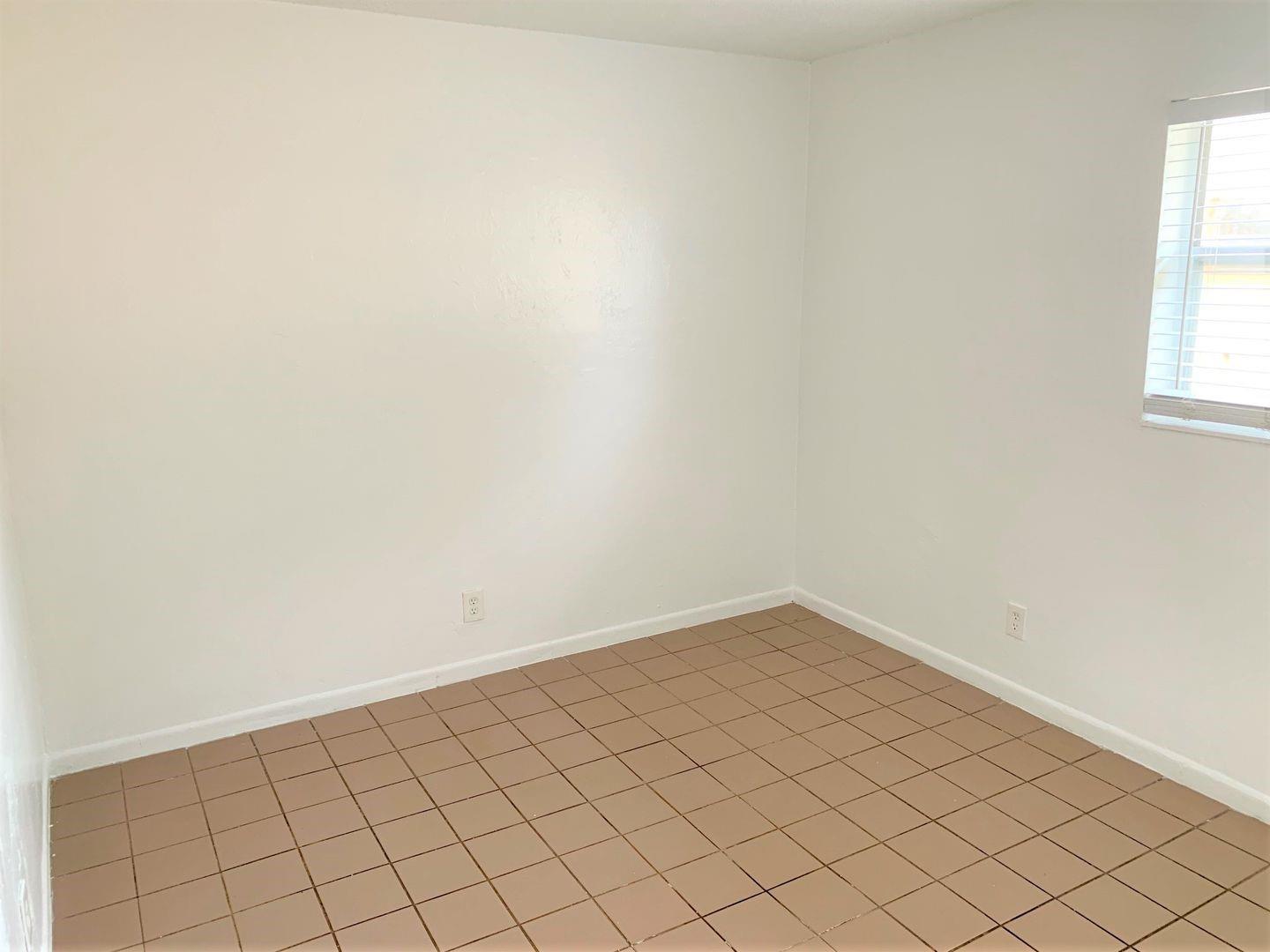 1500 Sw 5th Pl E Property Photo 5