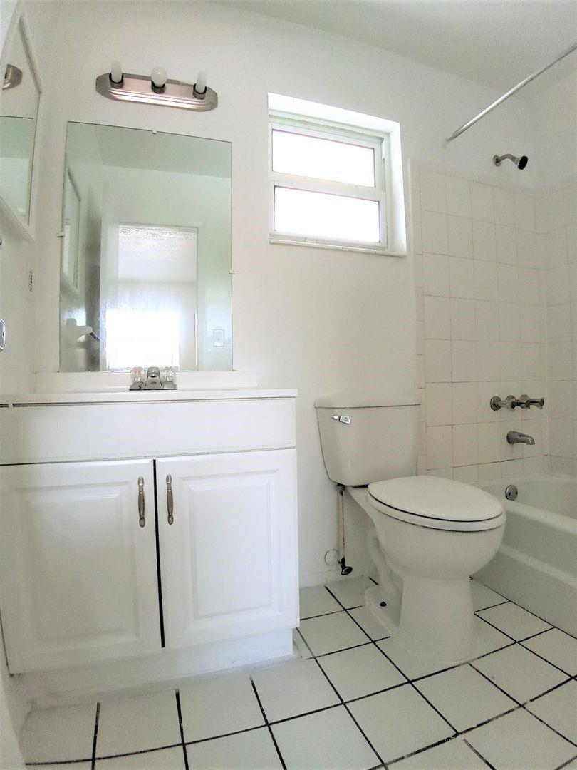 1500 Sw 5th Pl E Property Photo 8