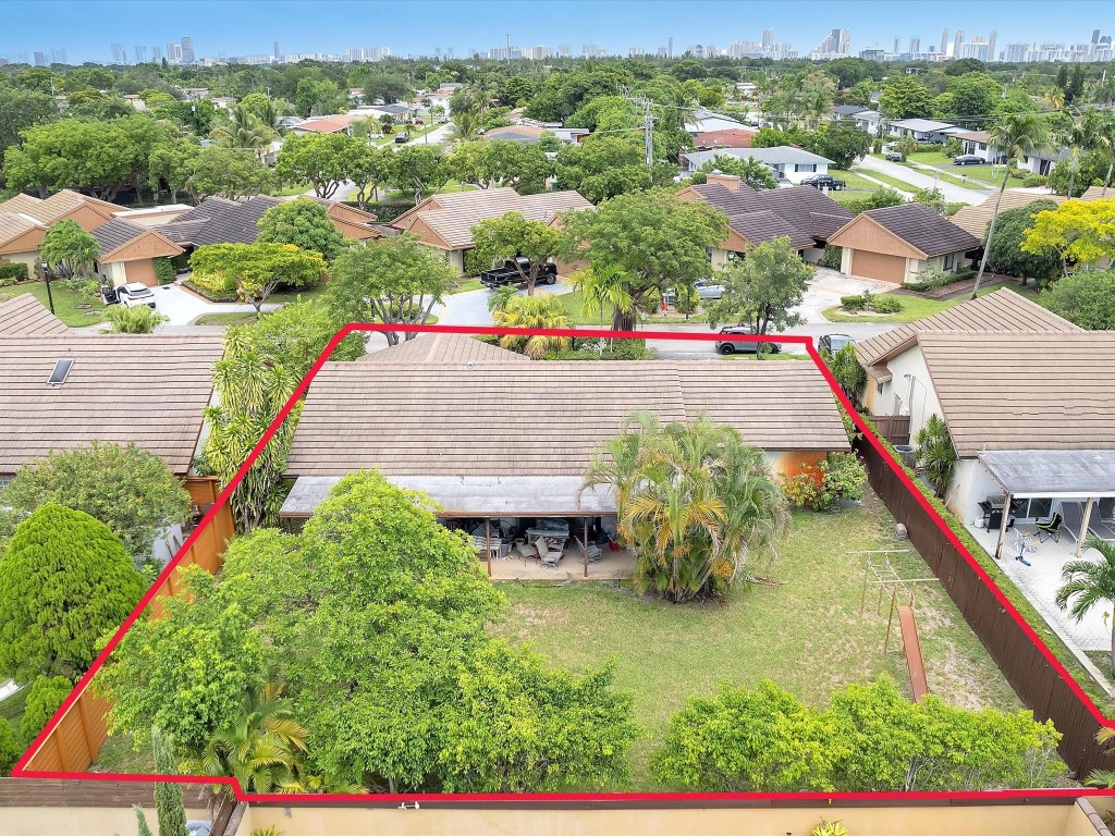 20100 Ne 10th Place Way Property Photo 1