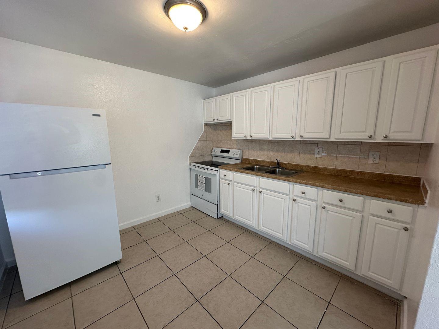 1010 Sw 16th Ave F Property Photo 3