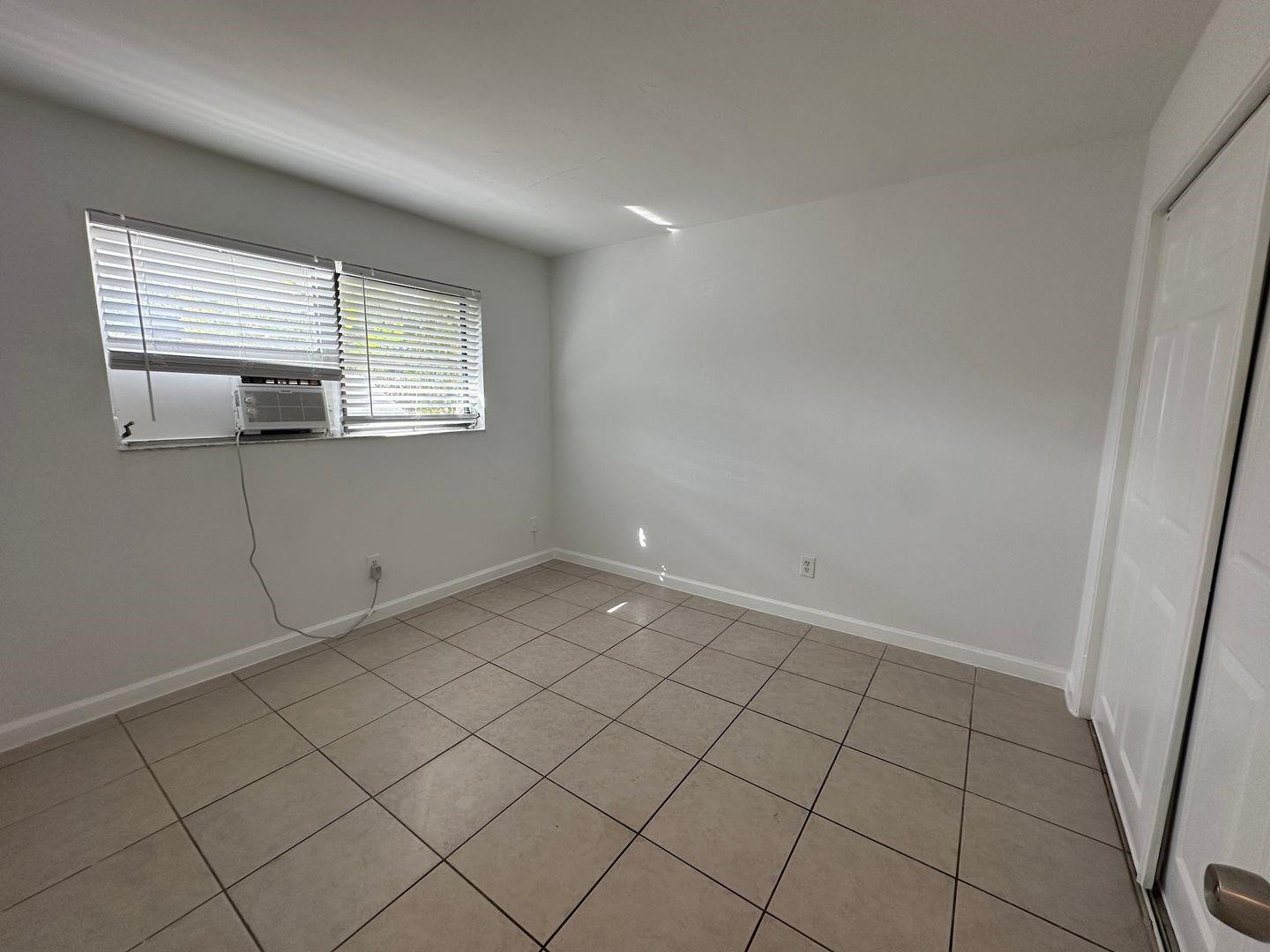 1010 Sw 16th Ave F Property Photo 5