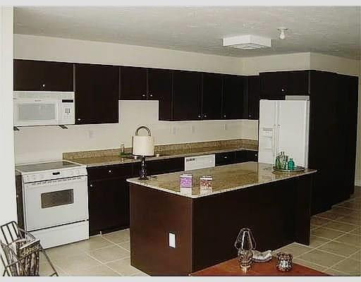 236 E 56th Street Property Photo 5