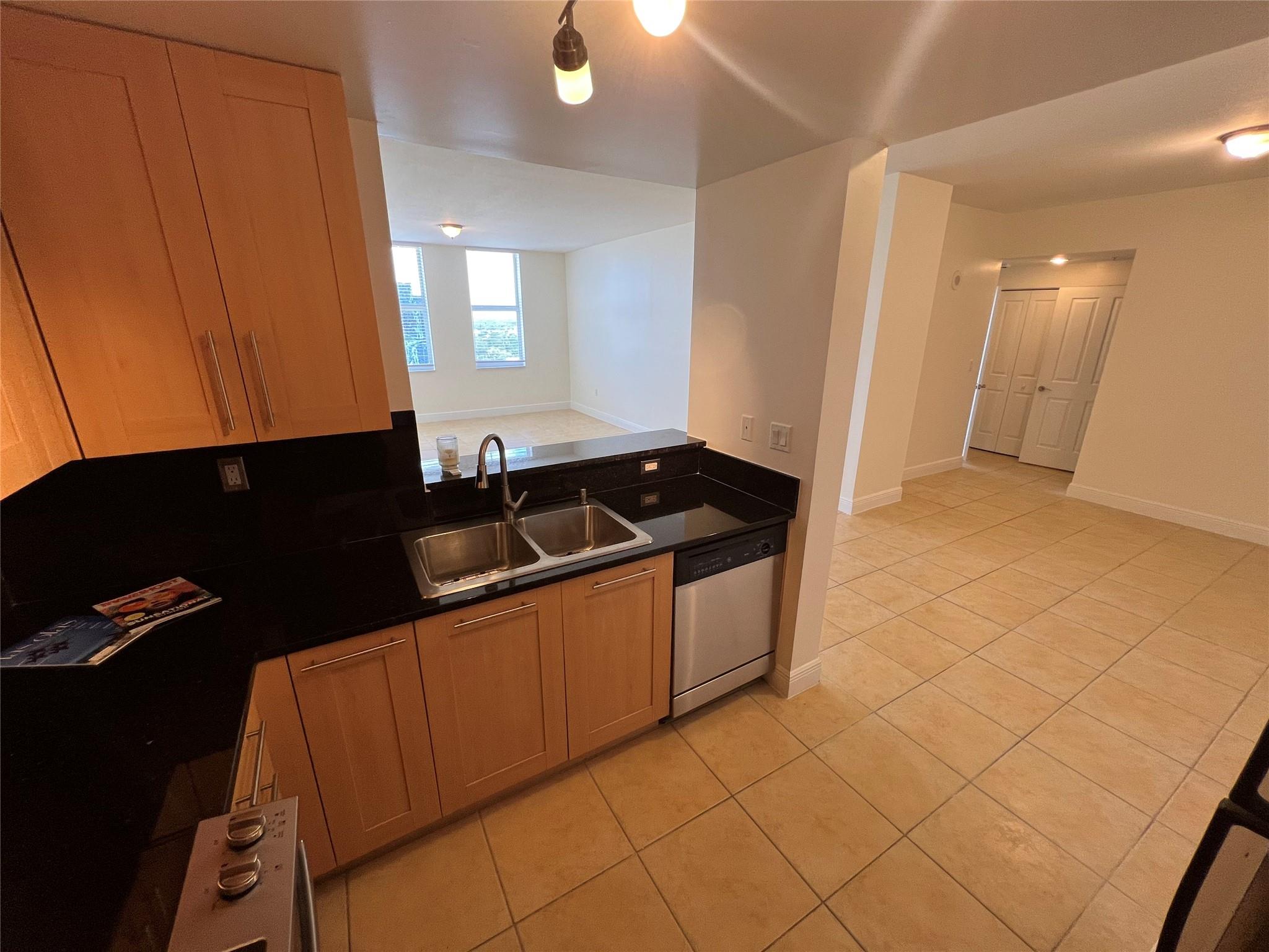 511 Se 5th Ave 1812 Property Photo 6
