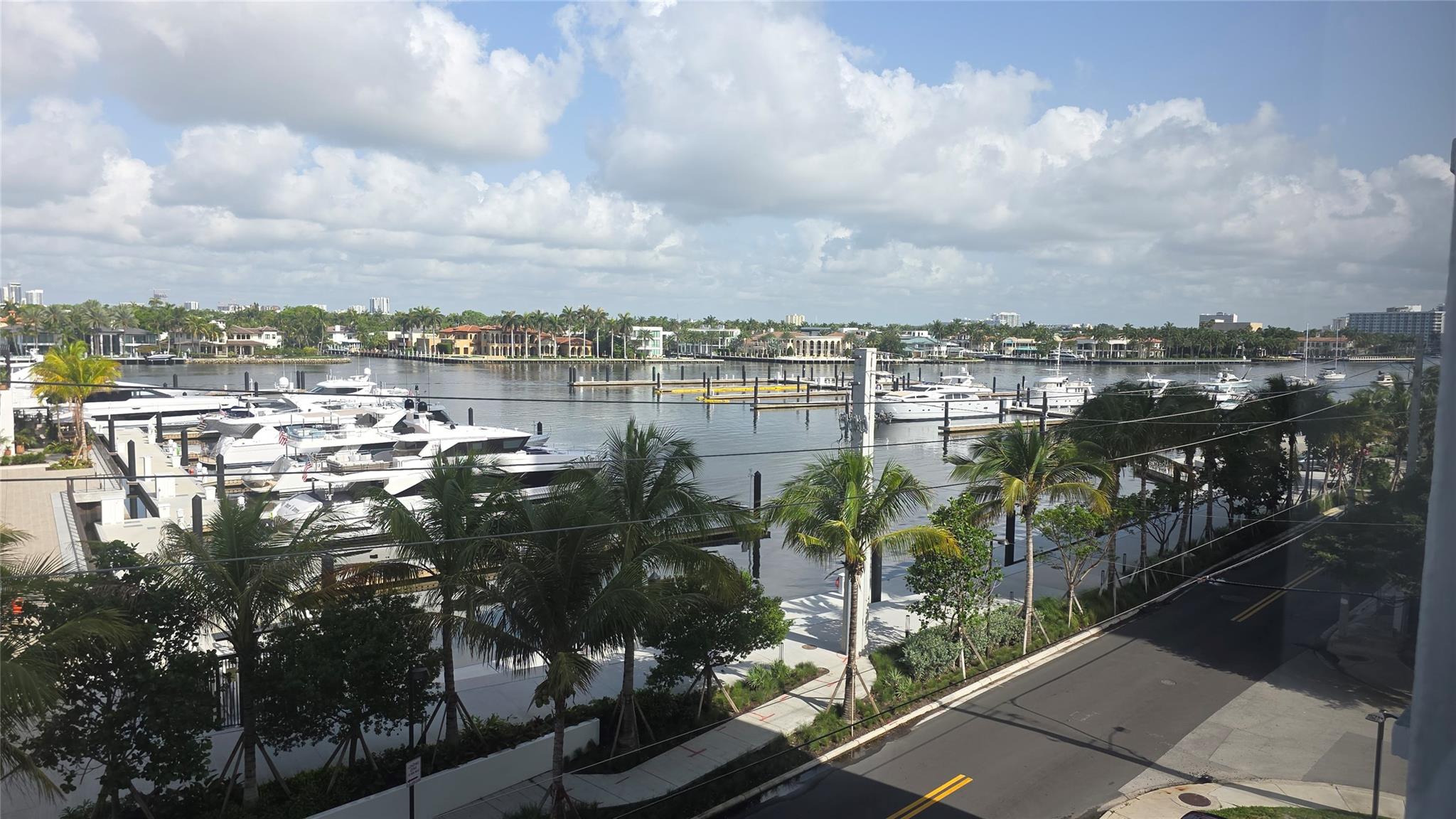 200 S Birch Rd 504 Property Photo 1