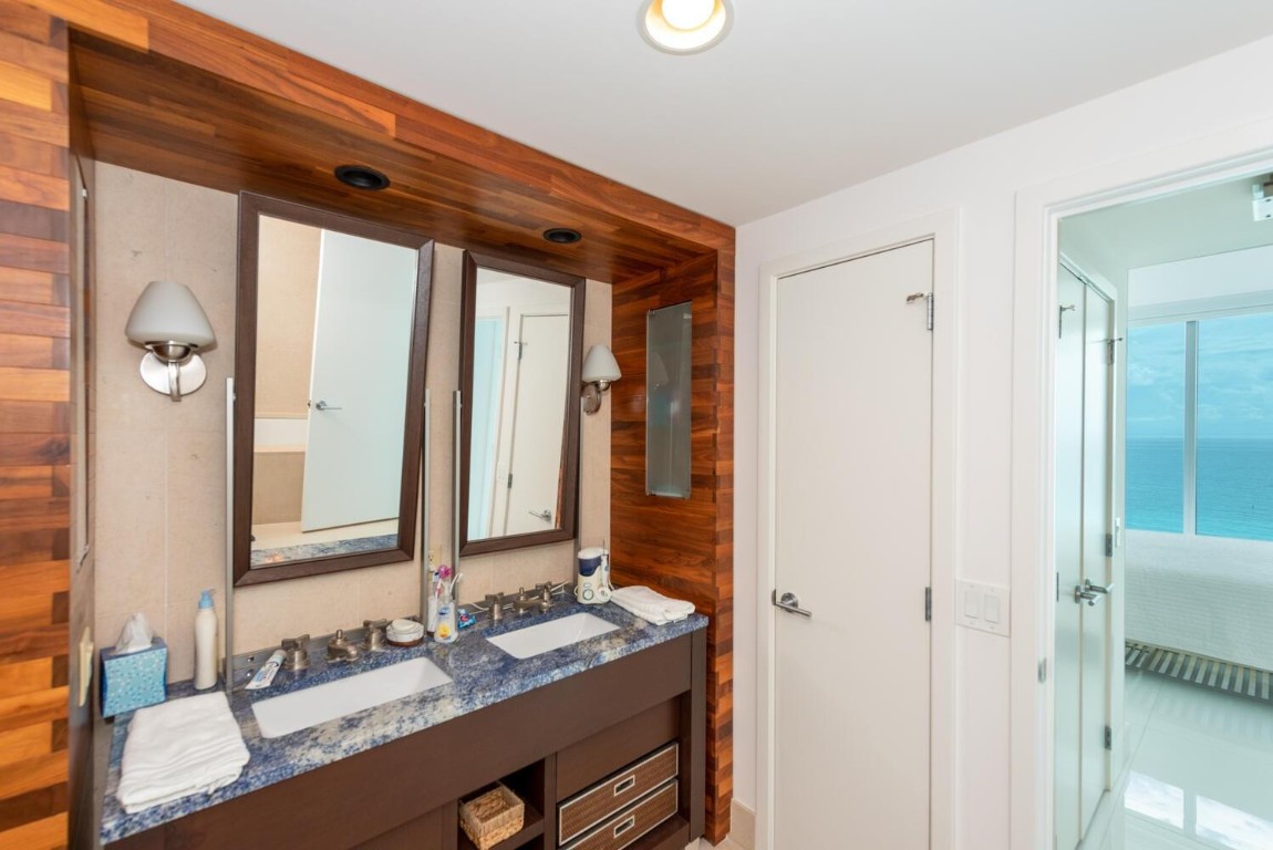 6899 Collins Avenue 908 Property Photo 15