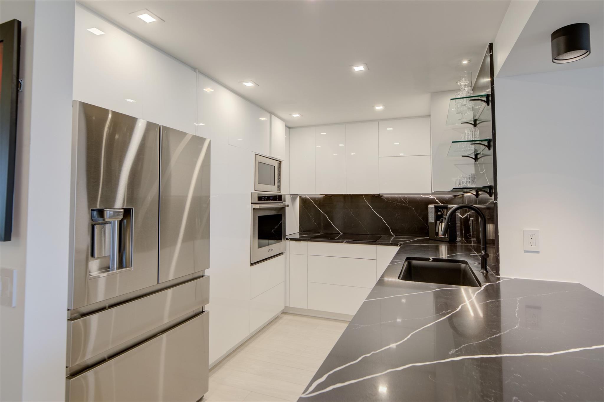 1 Las Olas Circle 404 Property Photo 15