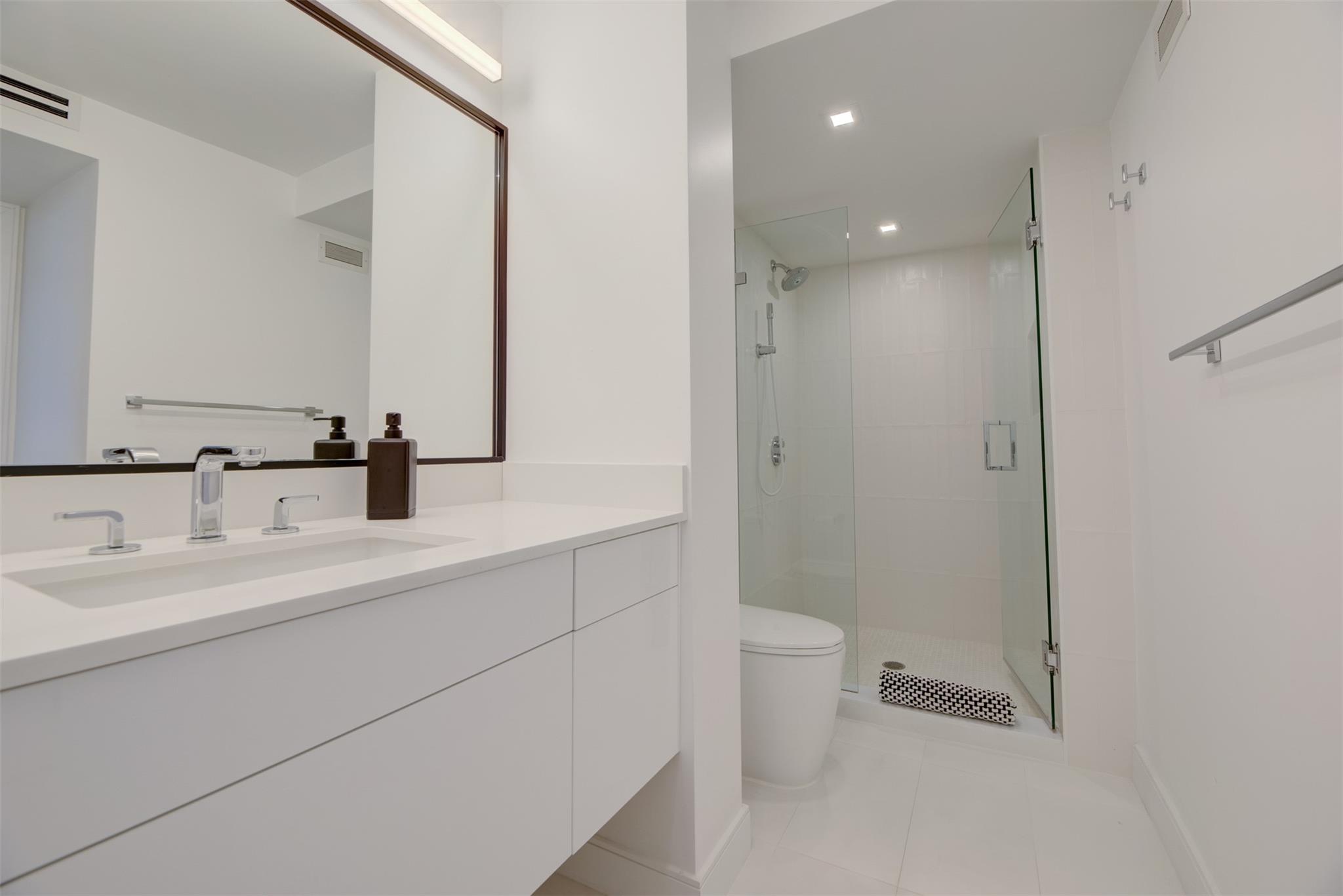 1 Las Olas Circle 404 Property Photo 21