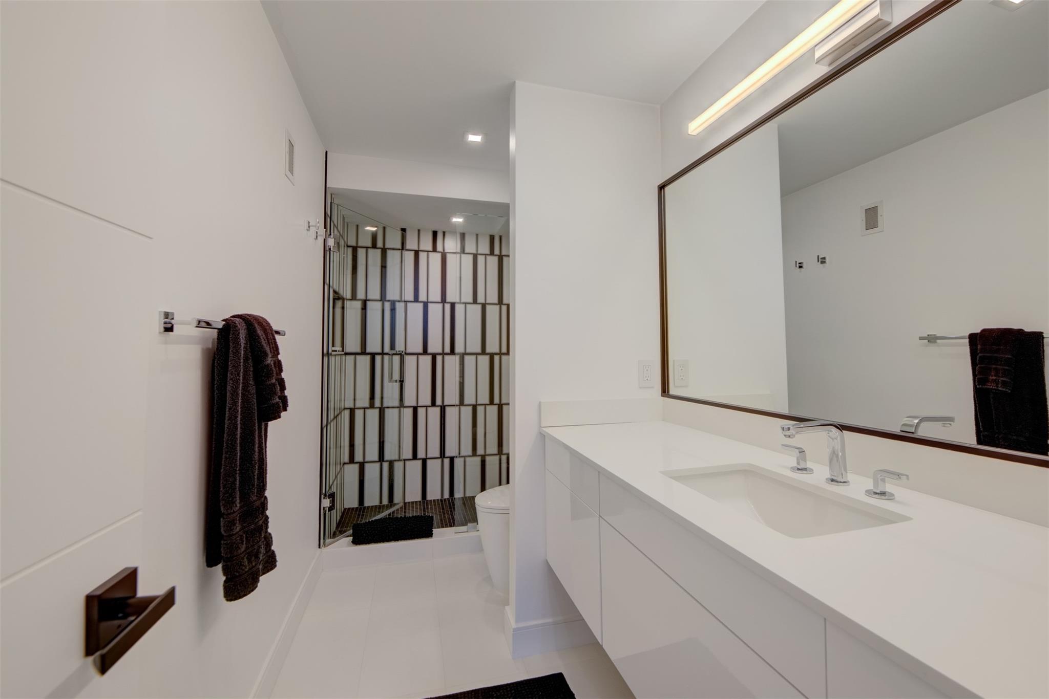 1 Las Olas Circle 404 Property Photo 28