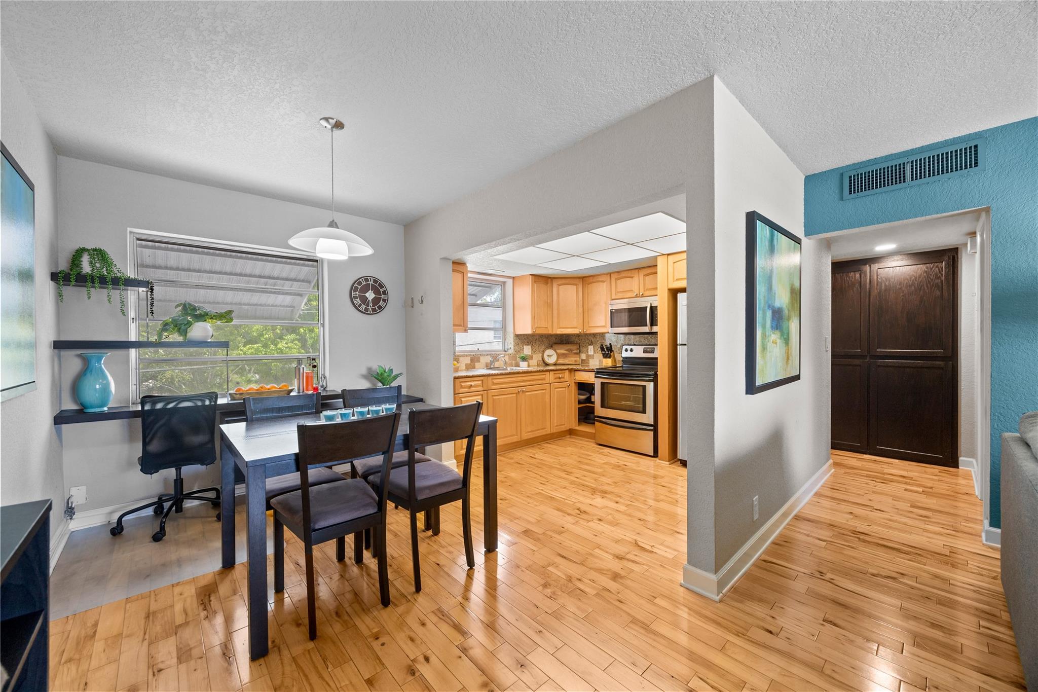 3847 S Circle Dr 11 Property Photo 13