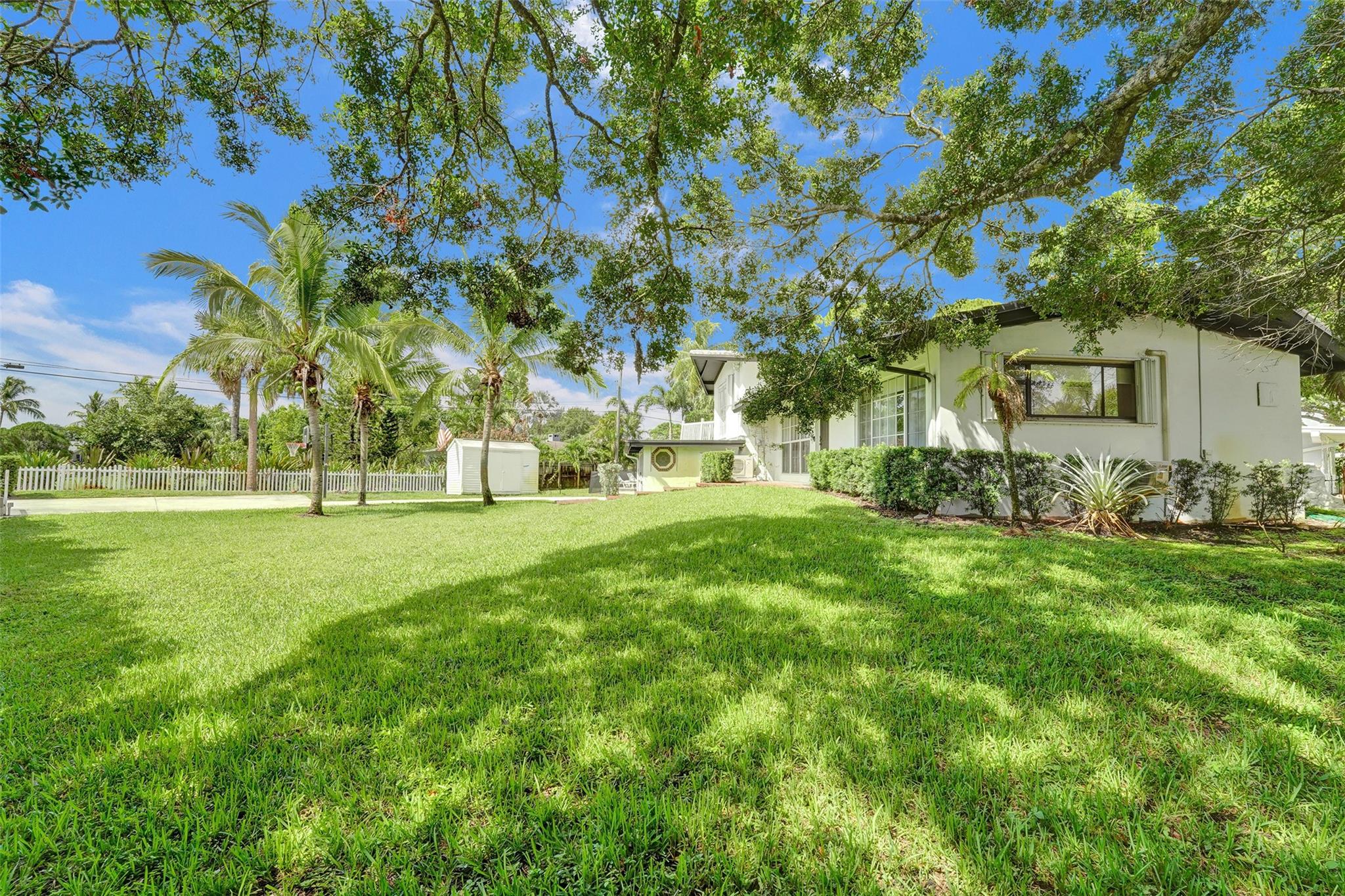 2101 Sw 33rd Avenue Property Photo 1