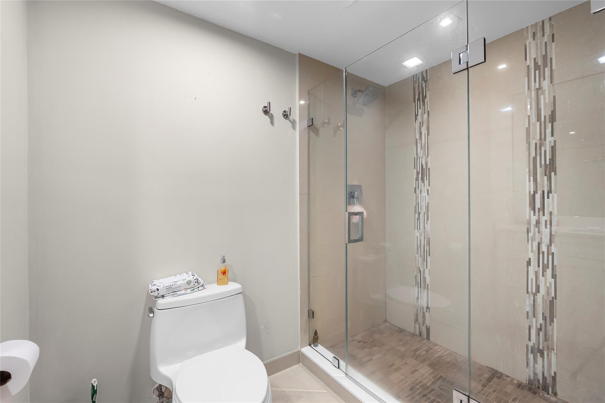 40 Isle Of Venice Drive 2 Property Photo 9