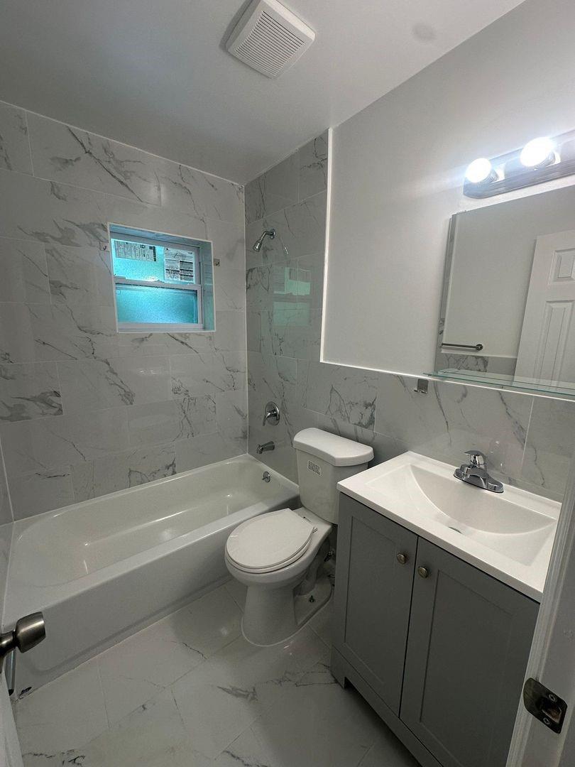 709 Sw 14th Ave 3 Property Photo 1