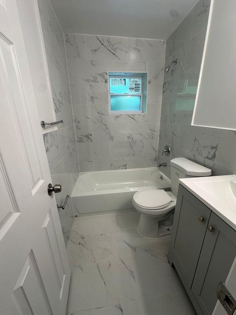 709 Sw 14th Ave 3 Property Photo 2