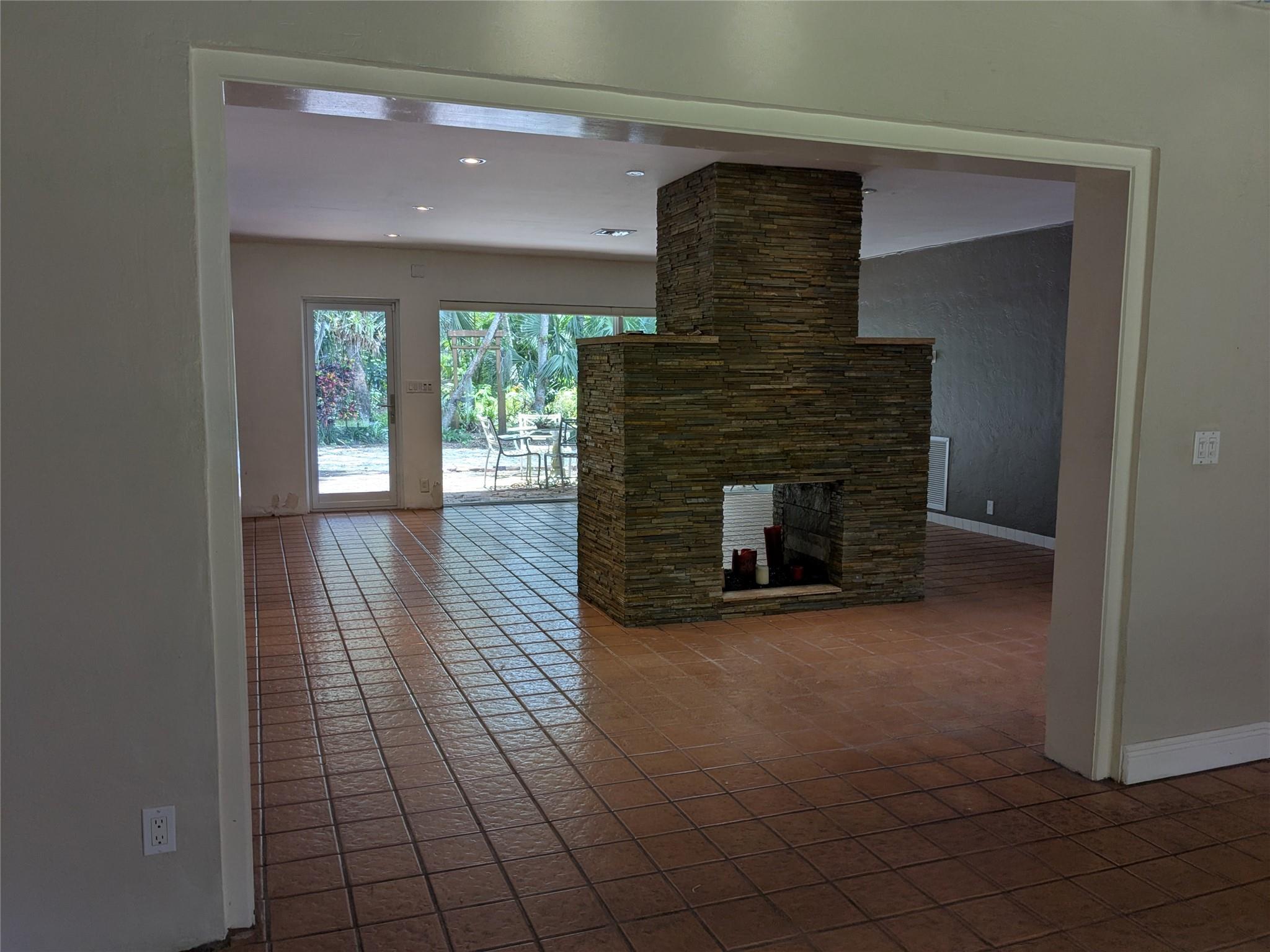 2180 Sw 28 Way Property Photo 16