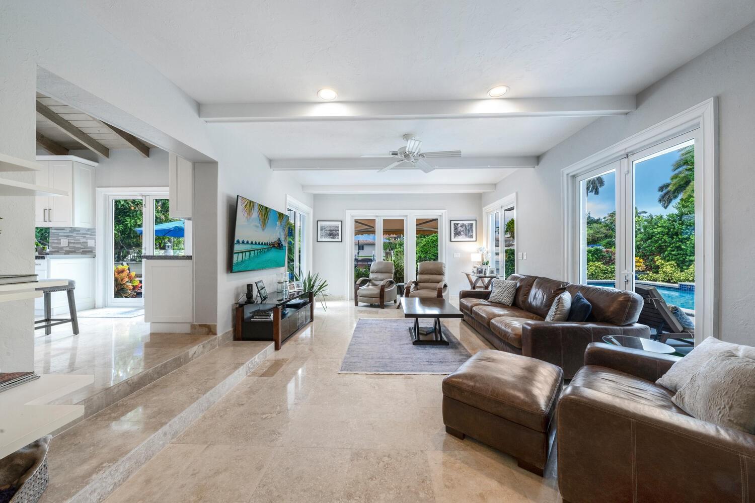 2319 Castilla Isle Property Photo 6