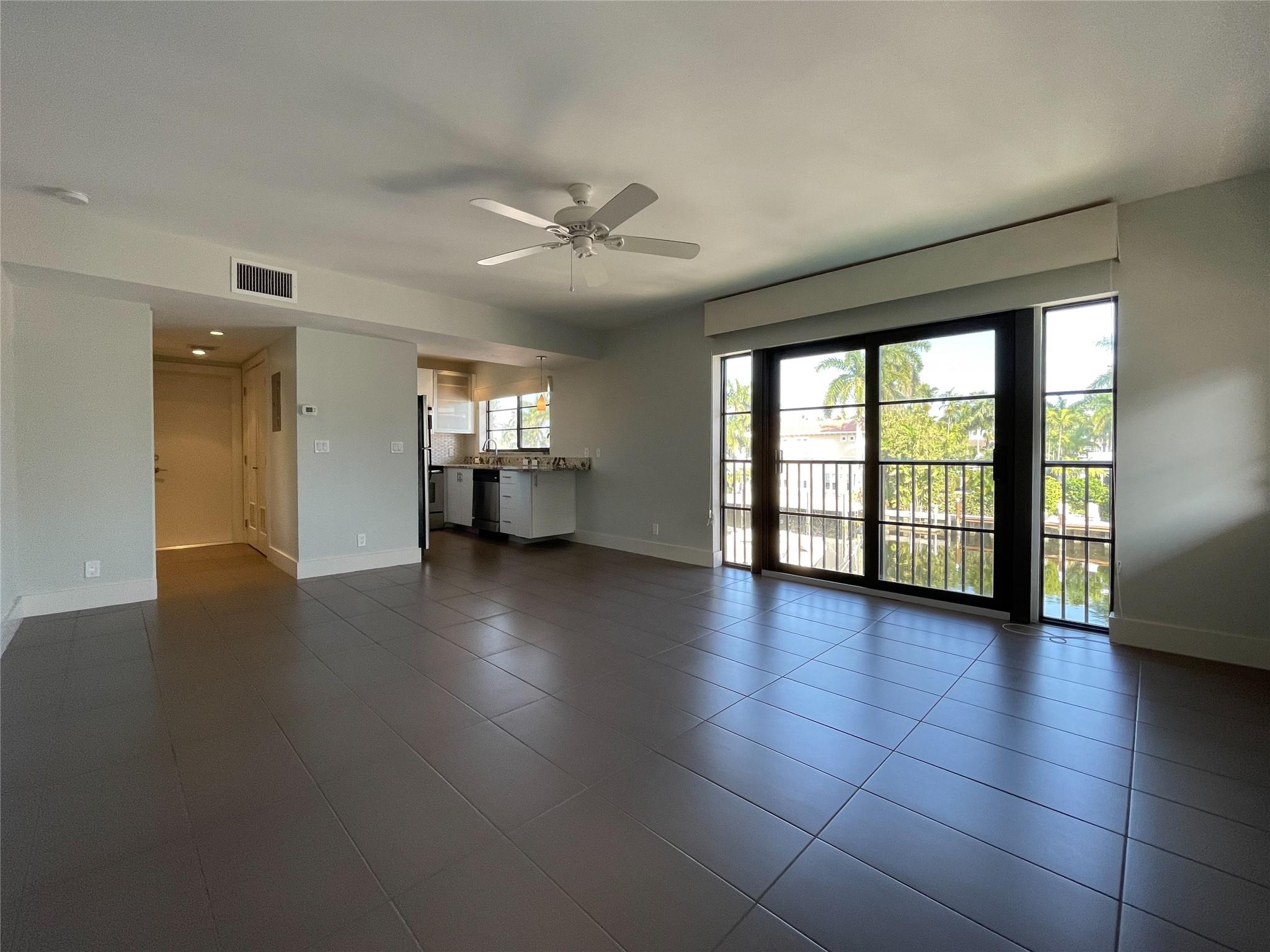 64 Isle Of Venice Dr 21