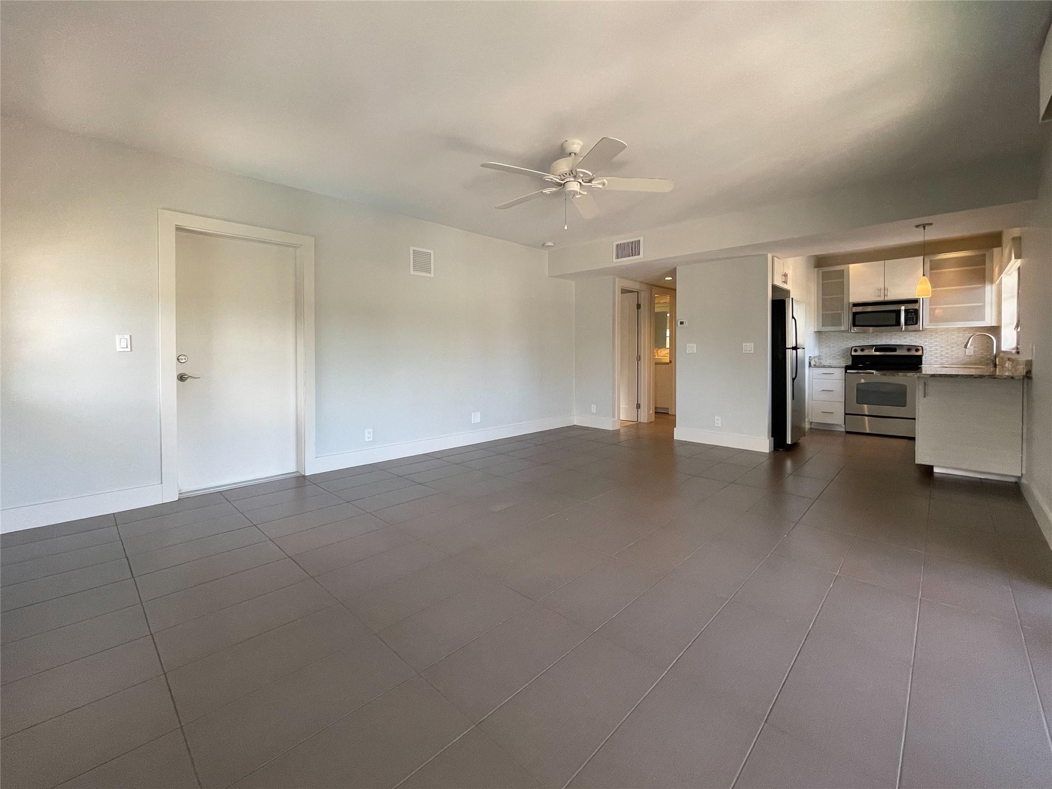 64 Isle Of Venice Dr 21 Property Photo 2