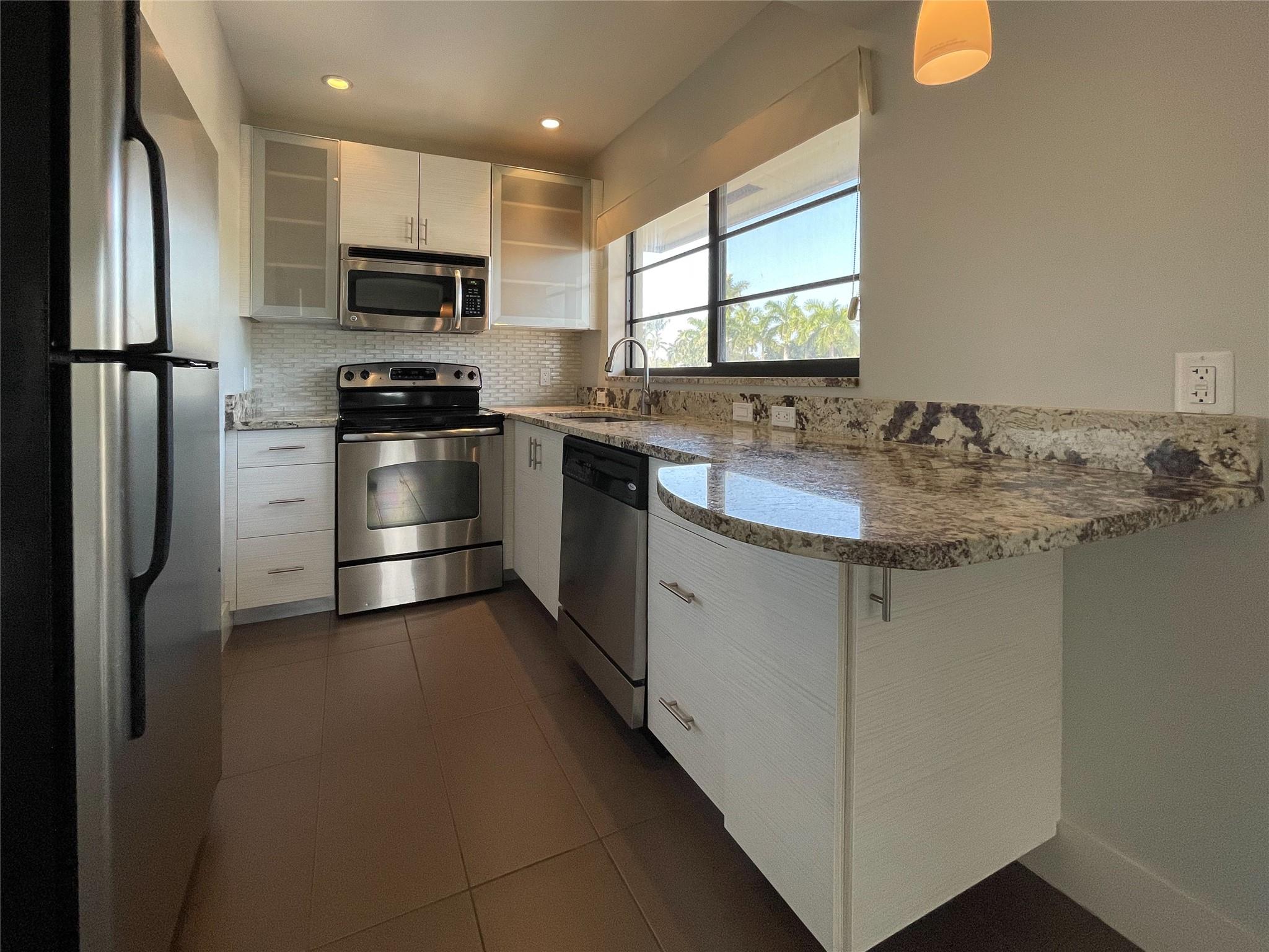 64 Isle Of Venice Dr 21 Property Photo 5