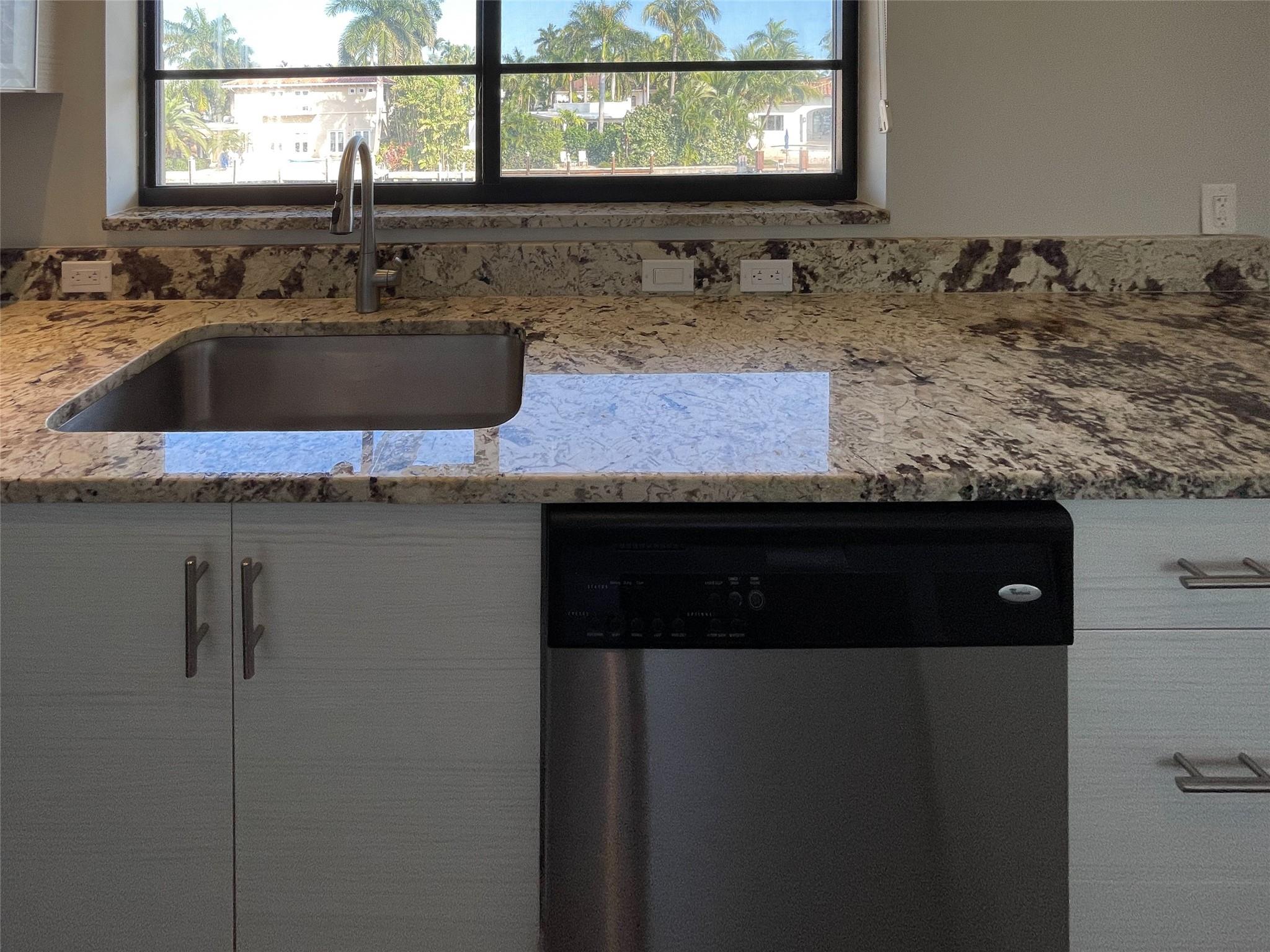 64 Isle Of Venice Dr 21 Property Photo 8