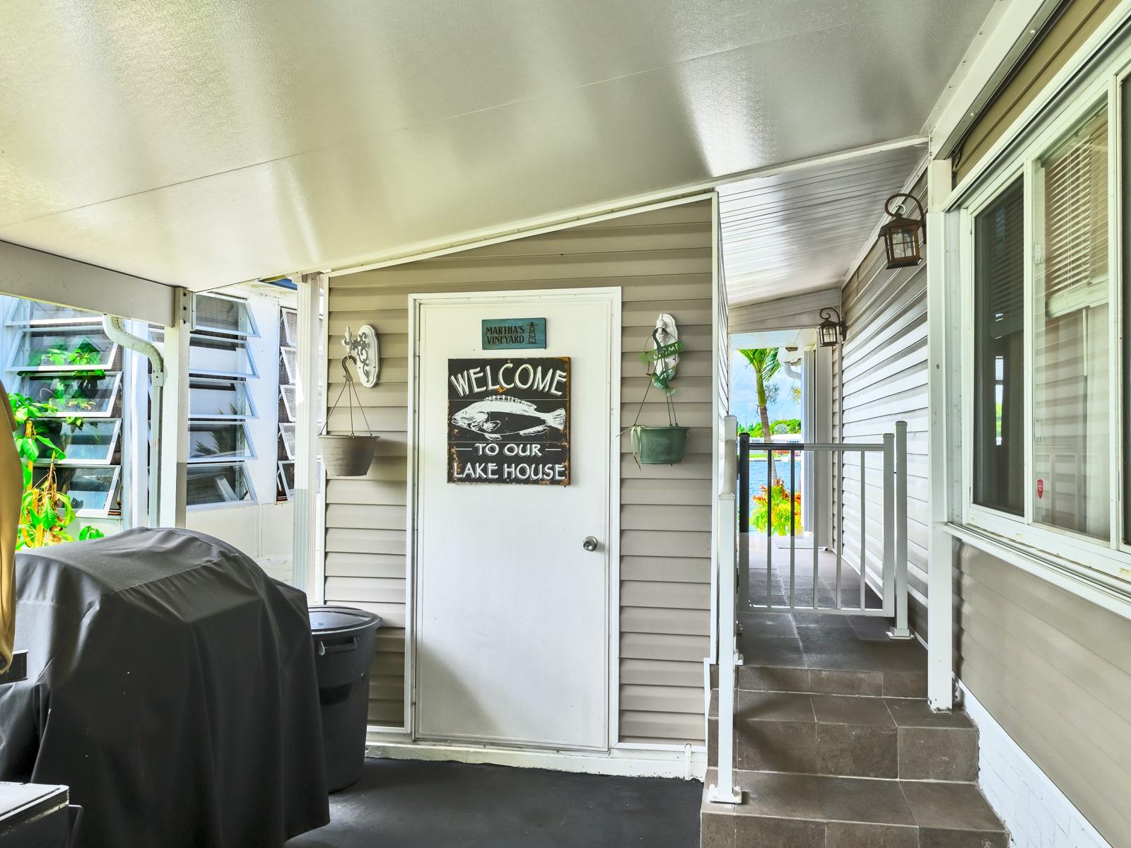 3055 Lakeshore Dr Property Photo 6
