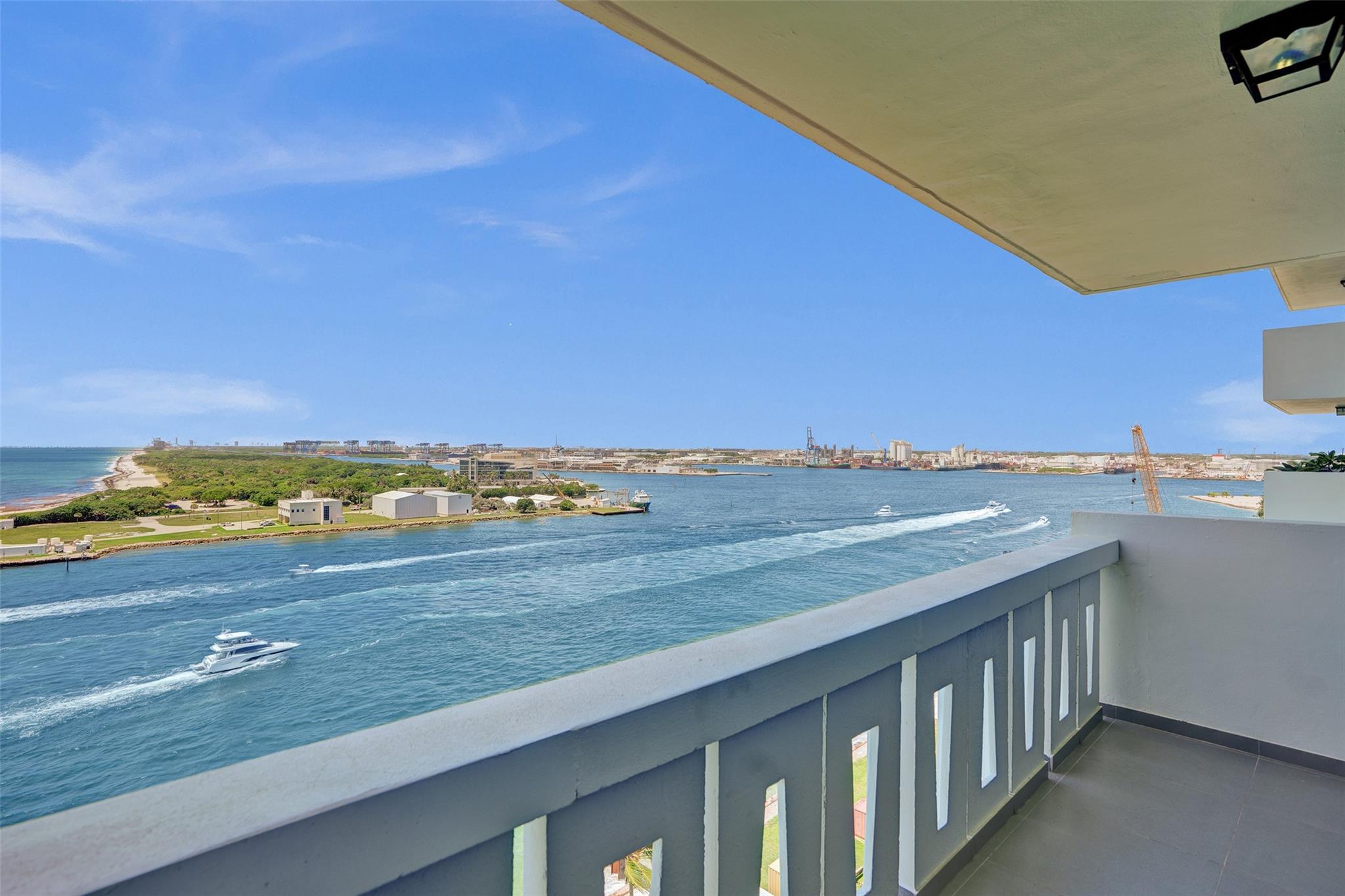 2100 S Ocean Dr 14h Property Photo 9