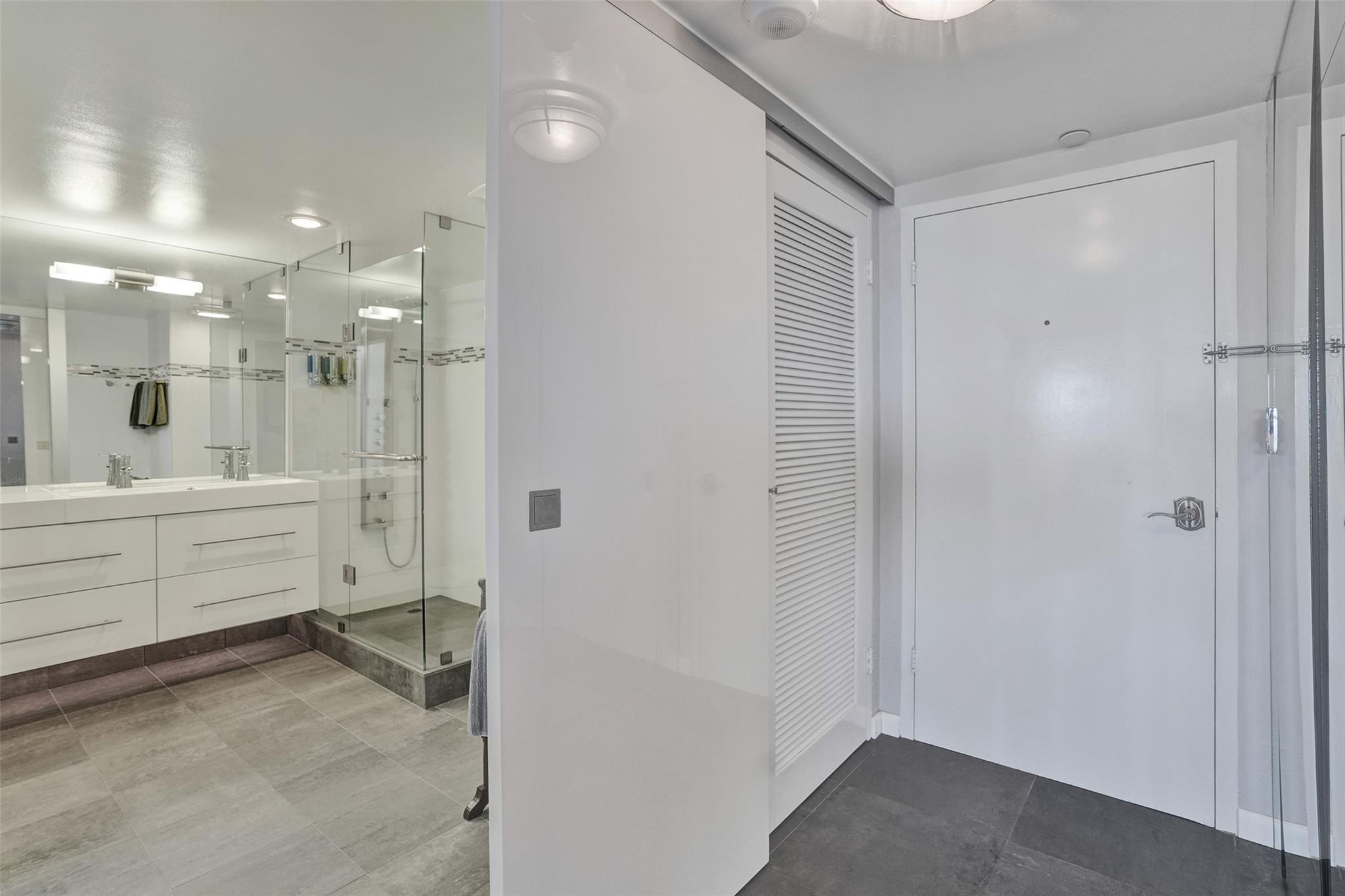 2100 S Ocean Dr 14h Property Photo 18