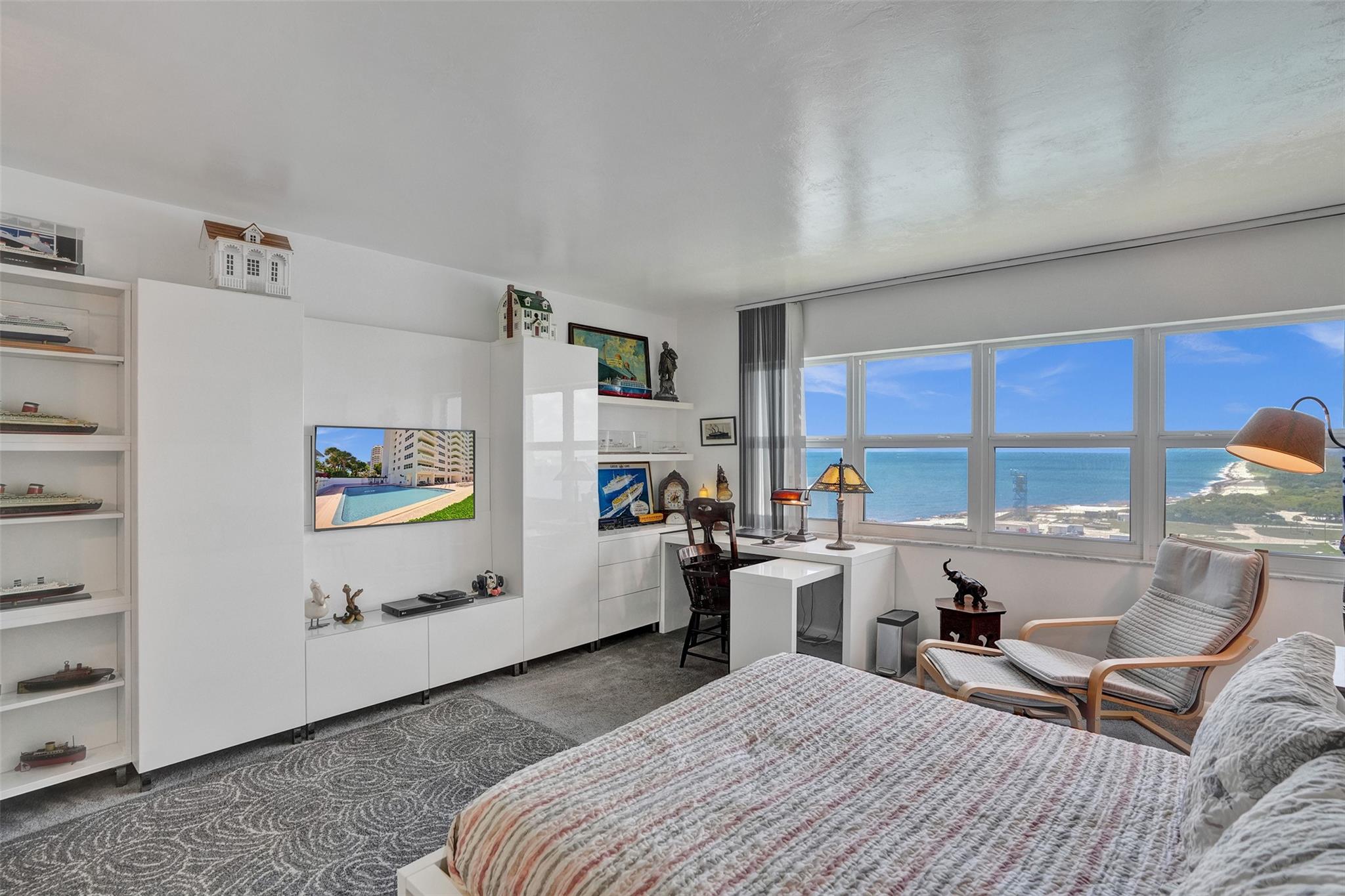 2100 S Ocean Dr 14h Property Photo 21