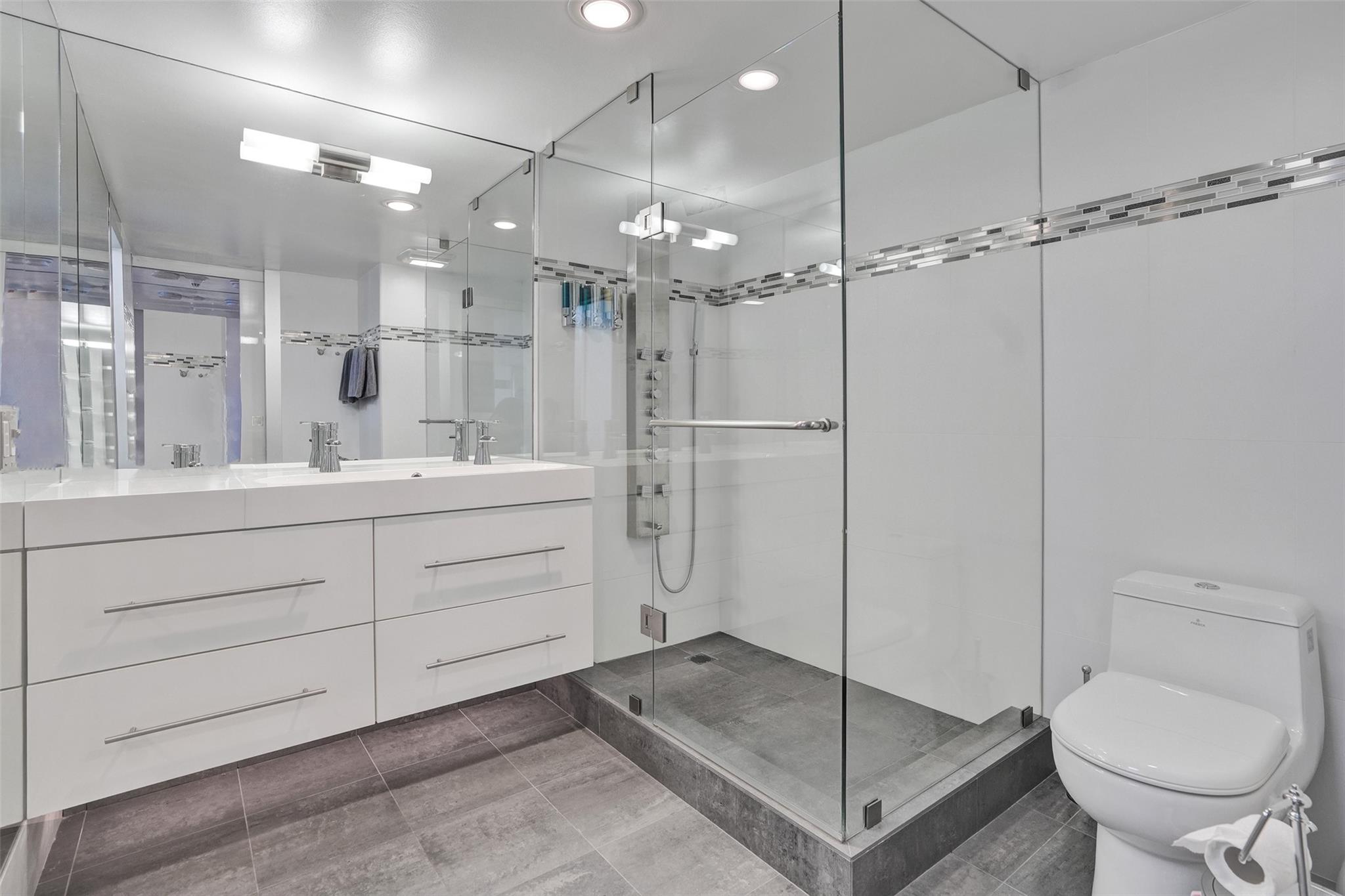 2100 S Ocean Dr 14h Property Photo 26