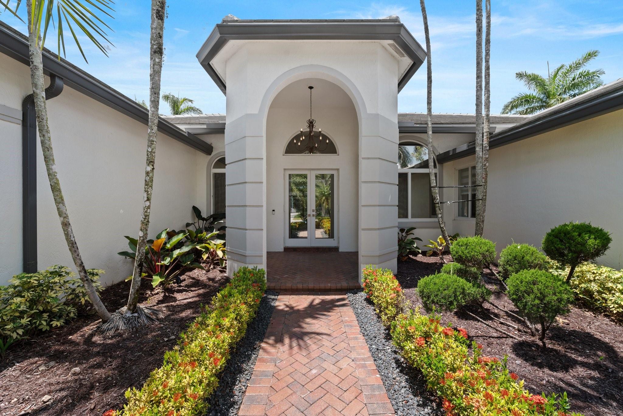 2510 Montclaire Cir Picture