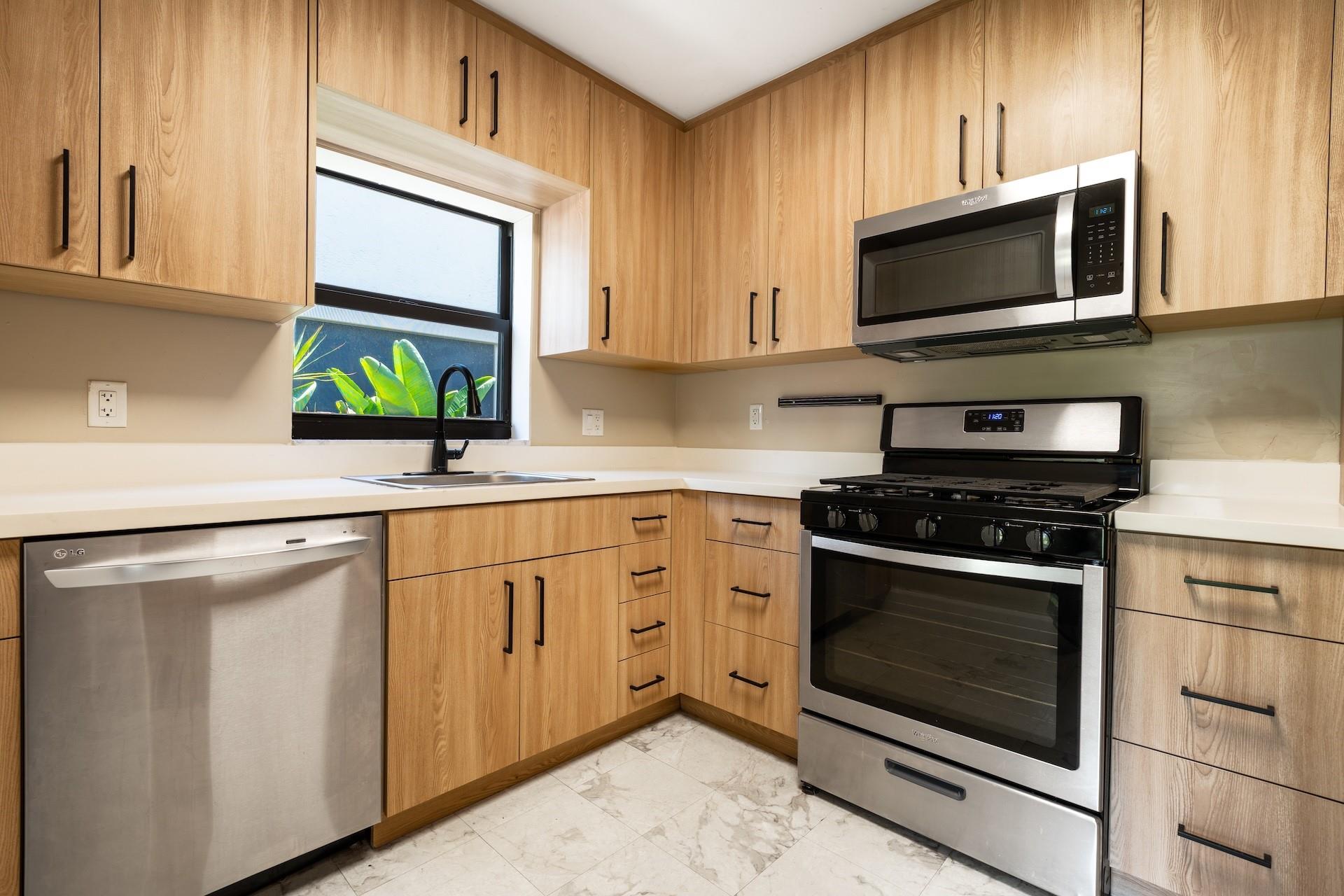 15 S Victoria Park Rd Property Photo 6