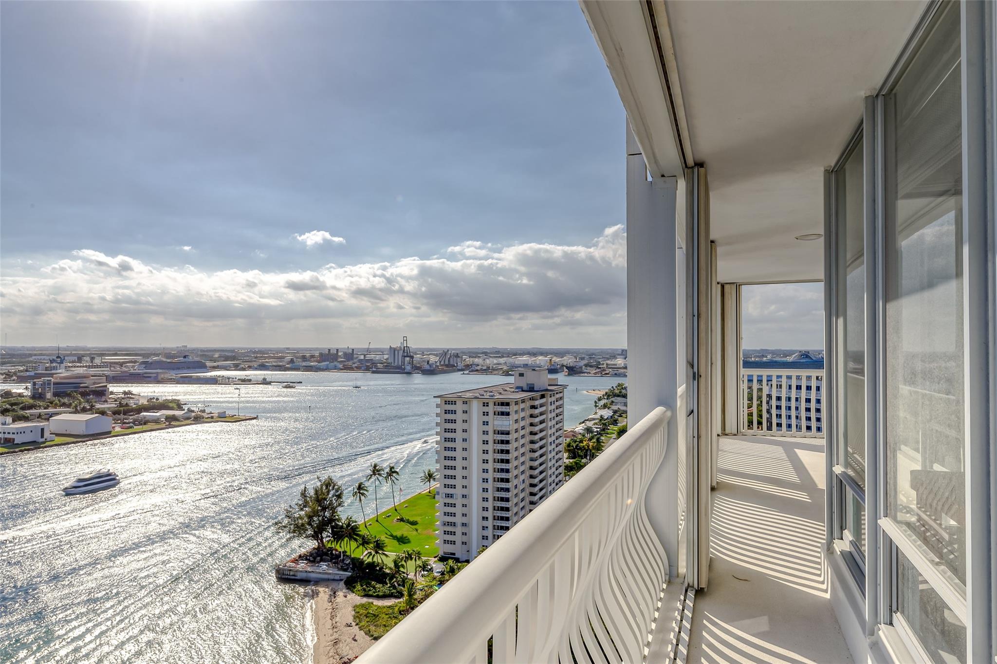 2200 S Ocean Ln 2202 Property Photo 17